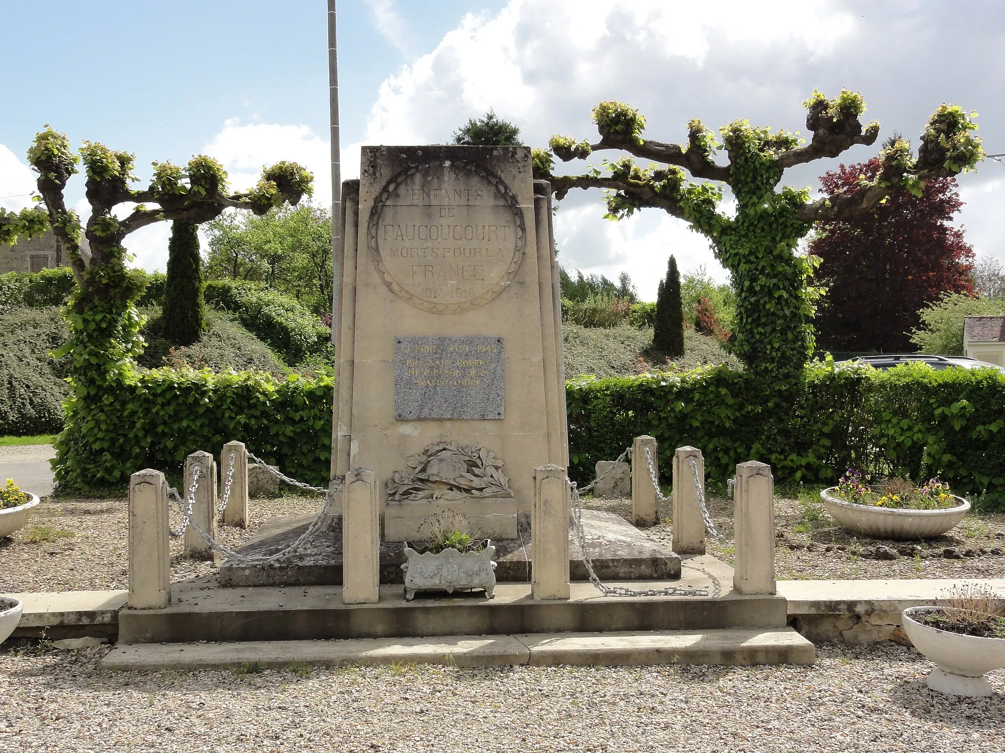 Photo showing: Faucoucourt (Aisne) monument aux morts