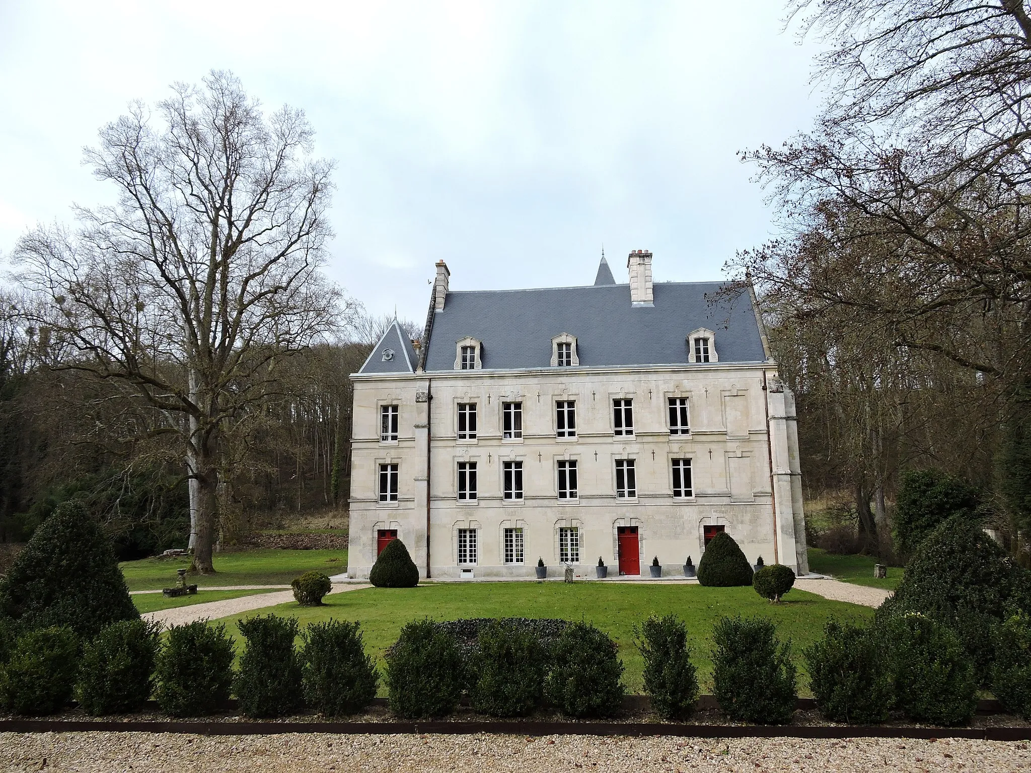 Photo showing: This building is indexed in the base Mérimée, a database of architectural heritage maintained by the French Ministry of Culture, under the reference PA00115699 .