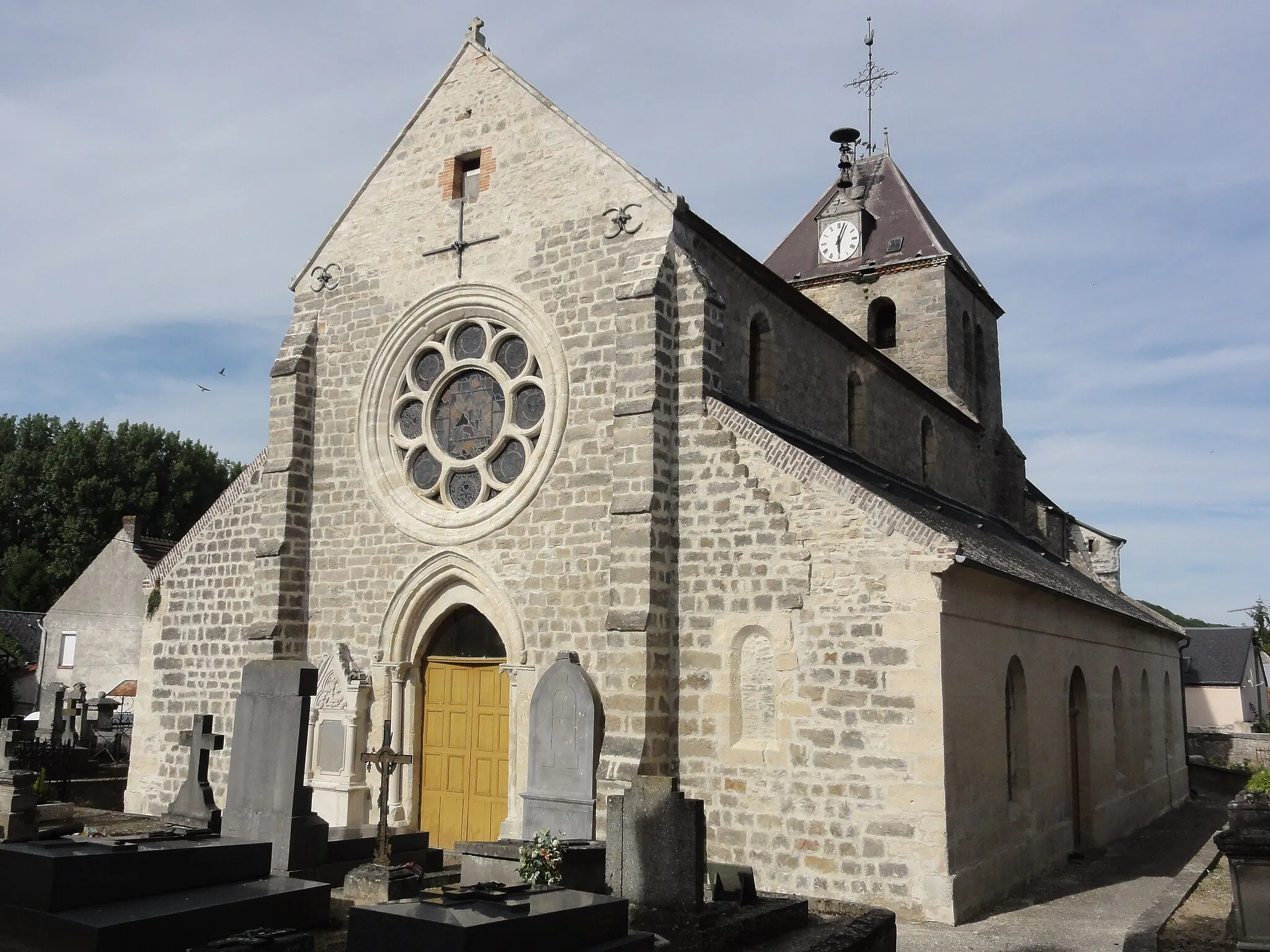 Photo showing: Mauregny-en-Haye (Aisne) église