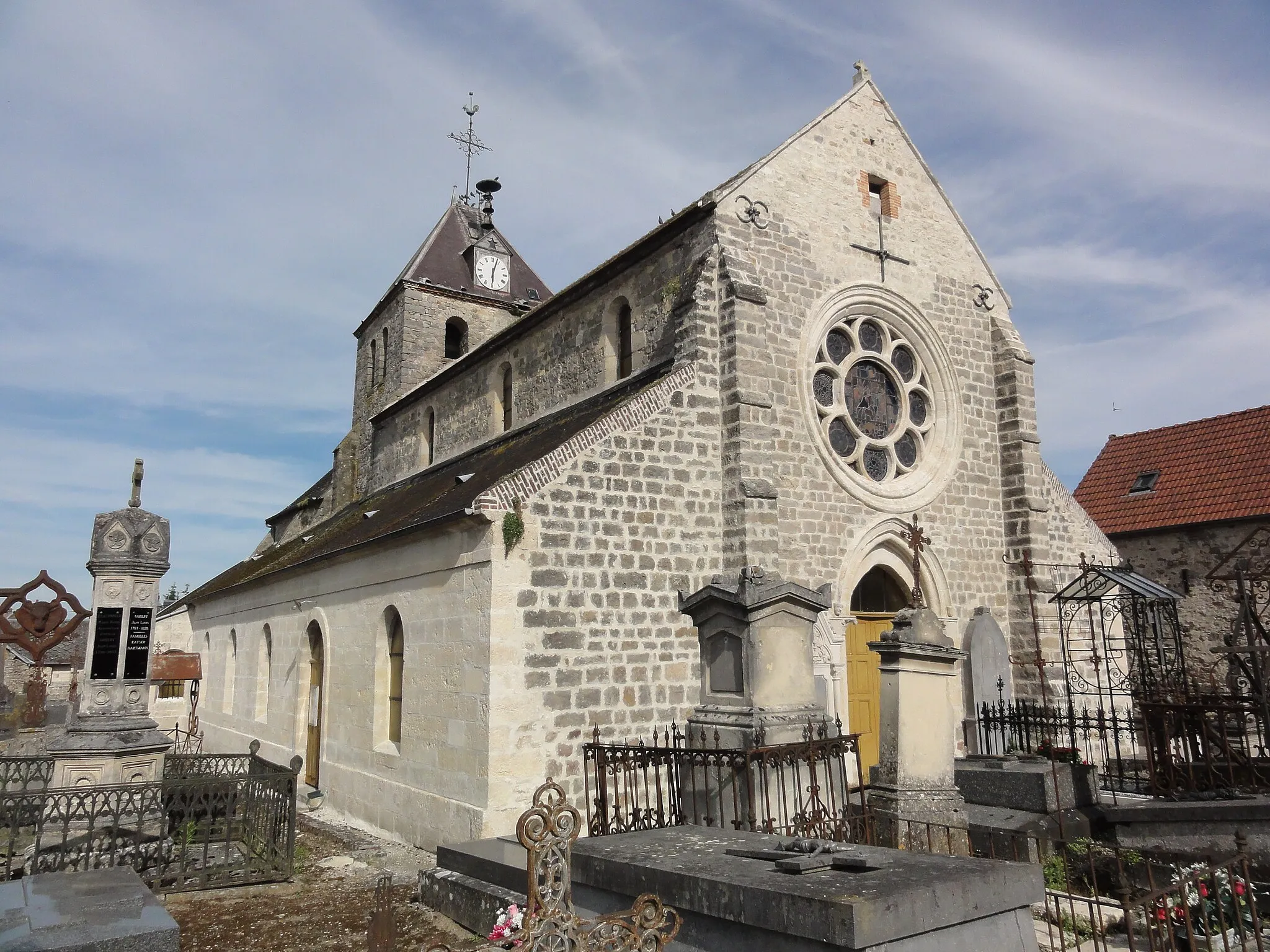 Photo showing: Mauregny-en-Haye (Aisne) église