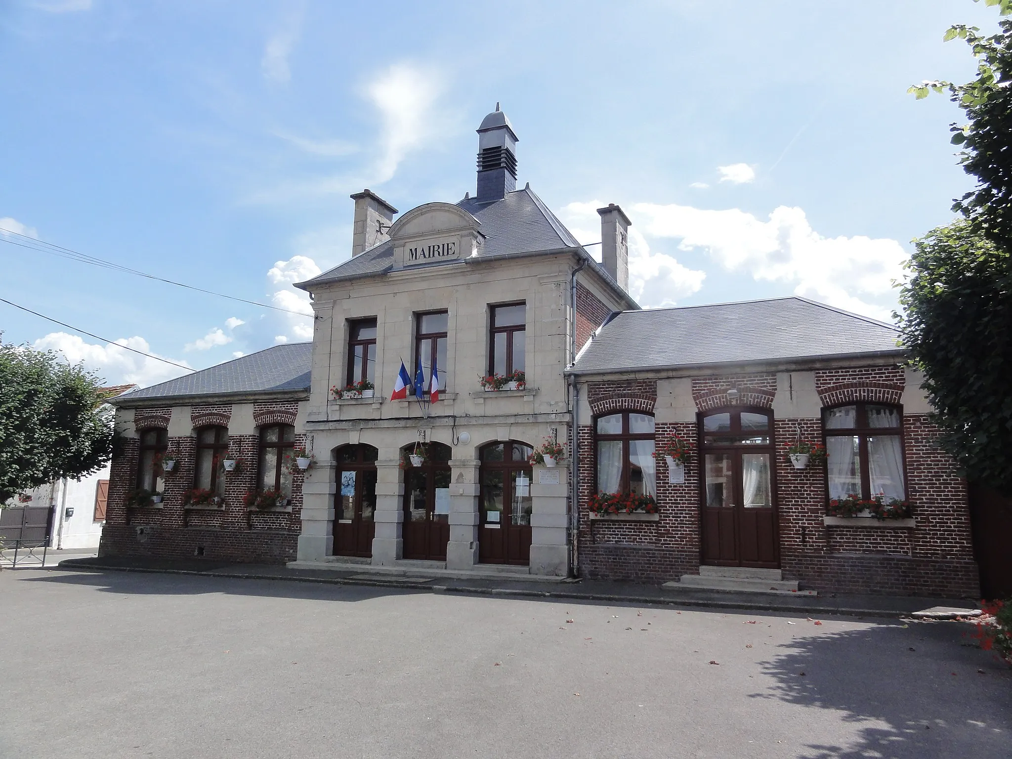 Photo showing: Marest-Dampcourt (Aisne) mairie à Marest