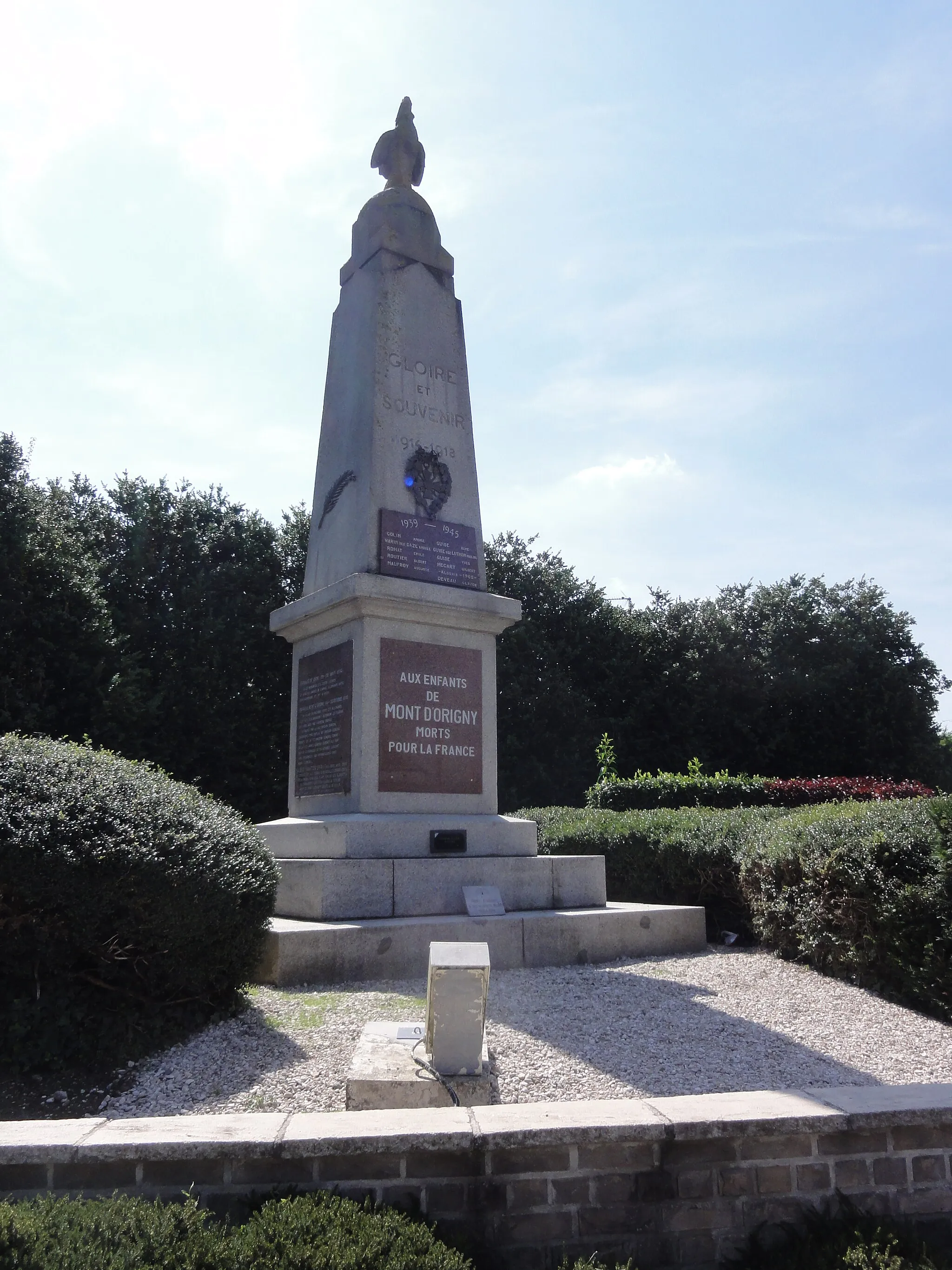 Photo showing: Mont-d'Origny (Aisne) monument aux morts