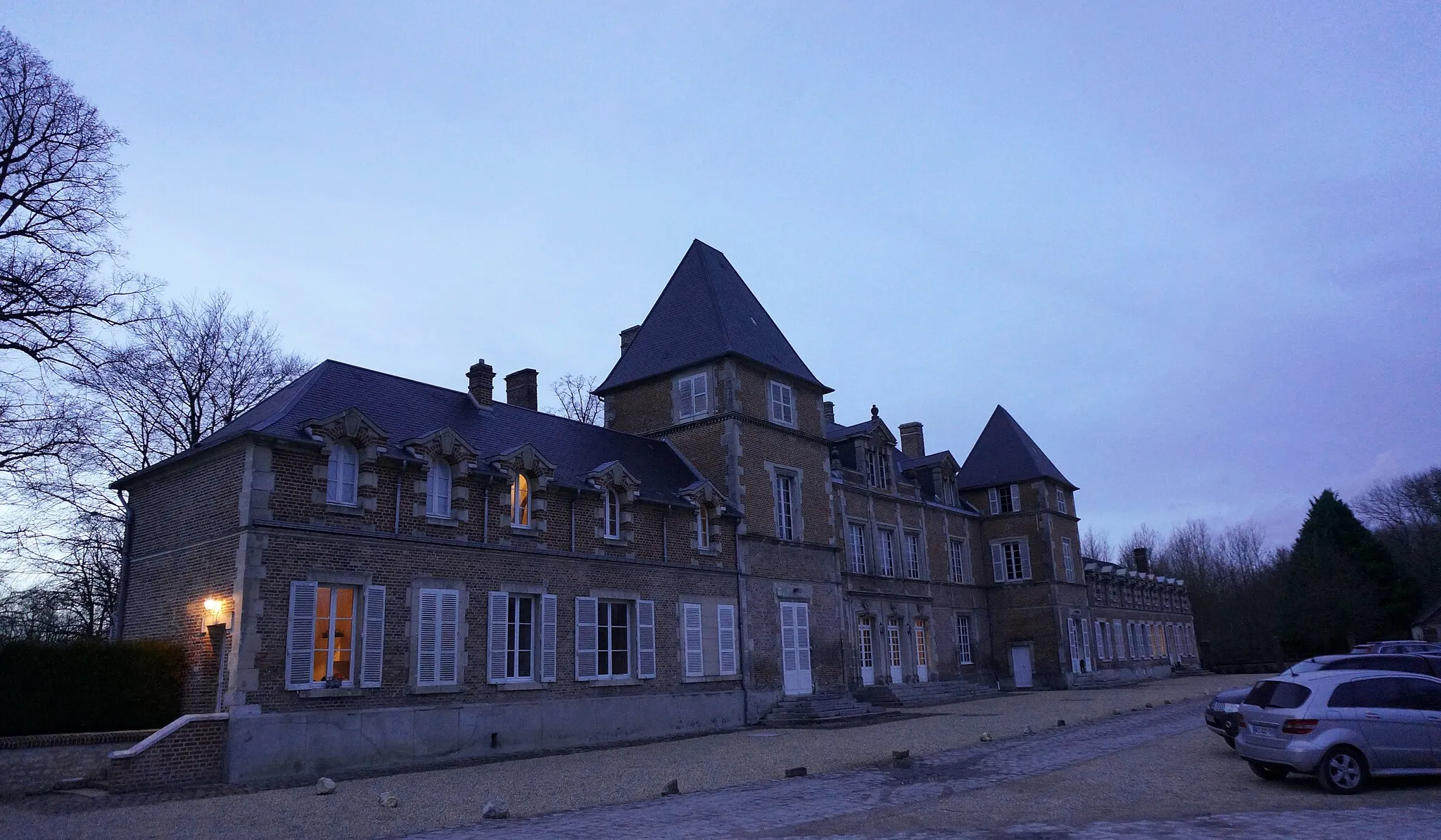 Photo showing: Vue du village. La château.