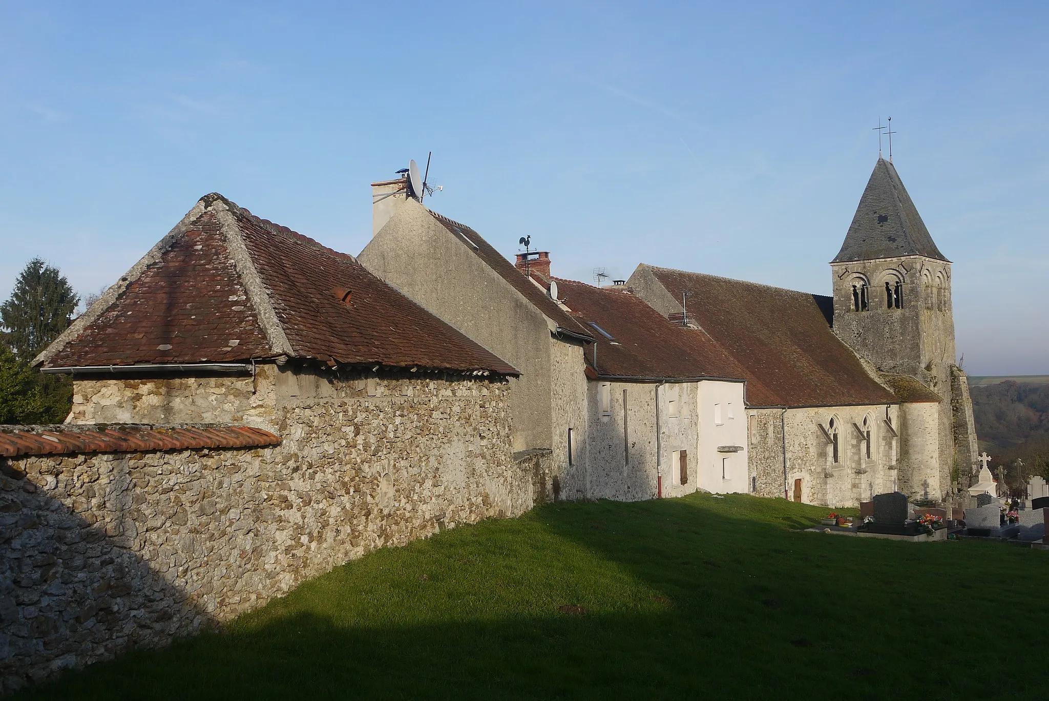 Photo showing: église de Montlevon