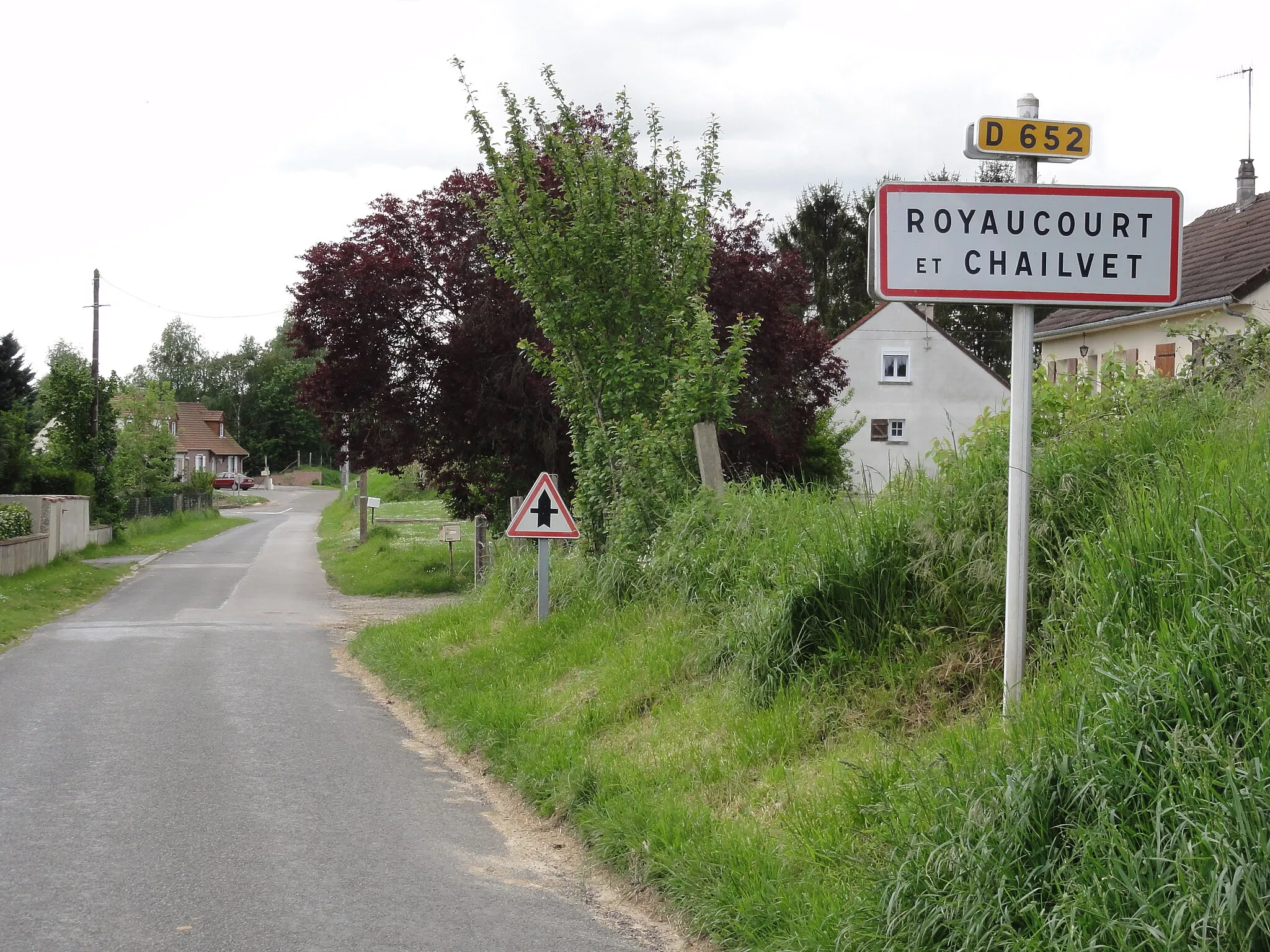 Photo showing: Royaucourt-et-Chailvet (Aisne) city limit sign