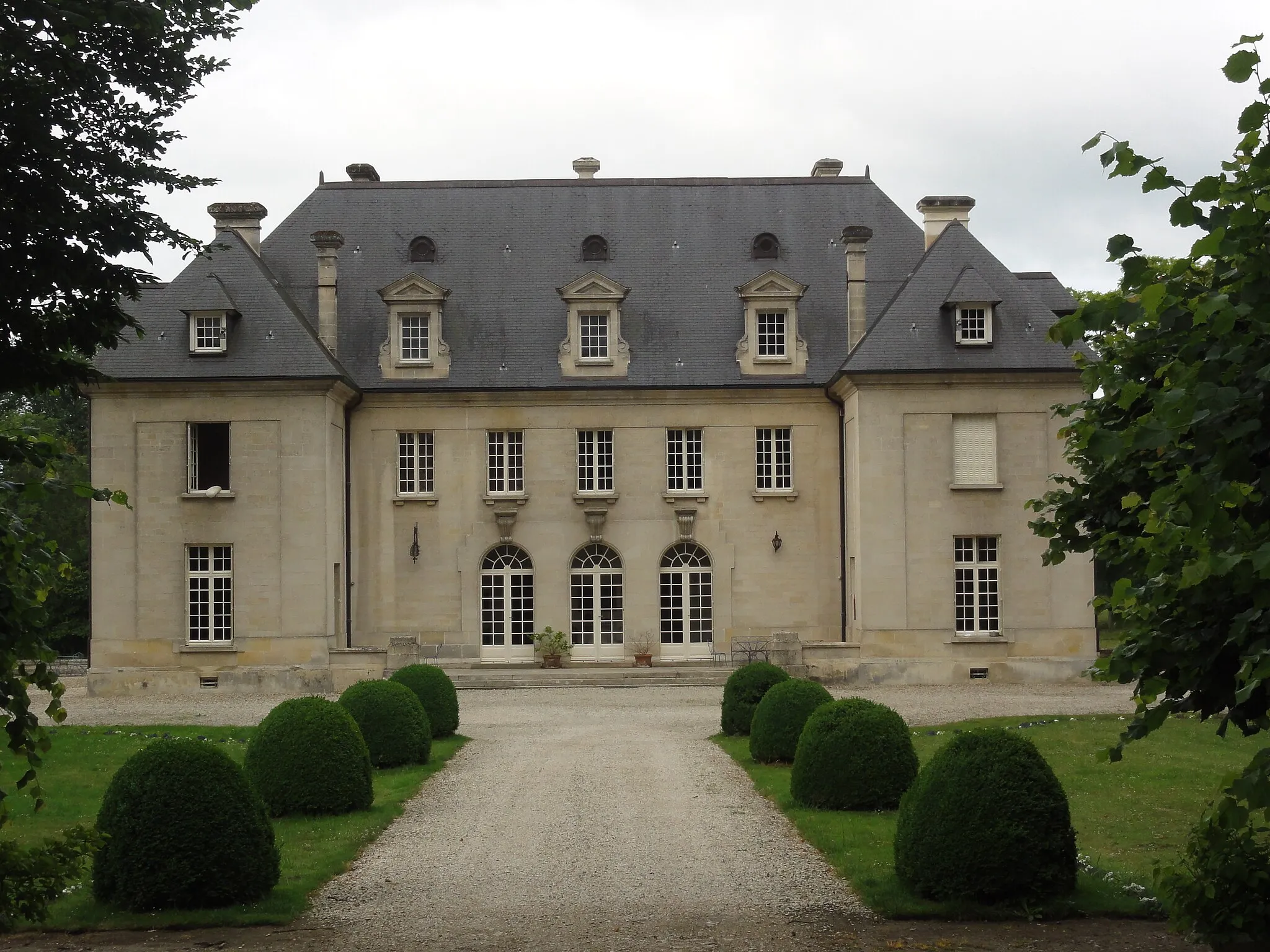 Photo showing: Quincy-Basse (Aisne) château