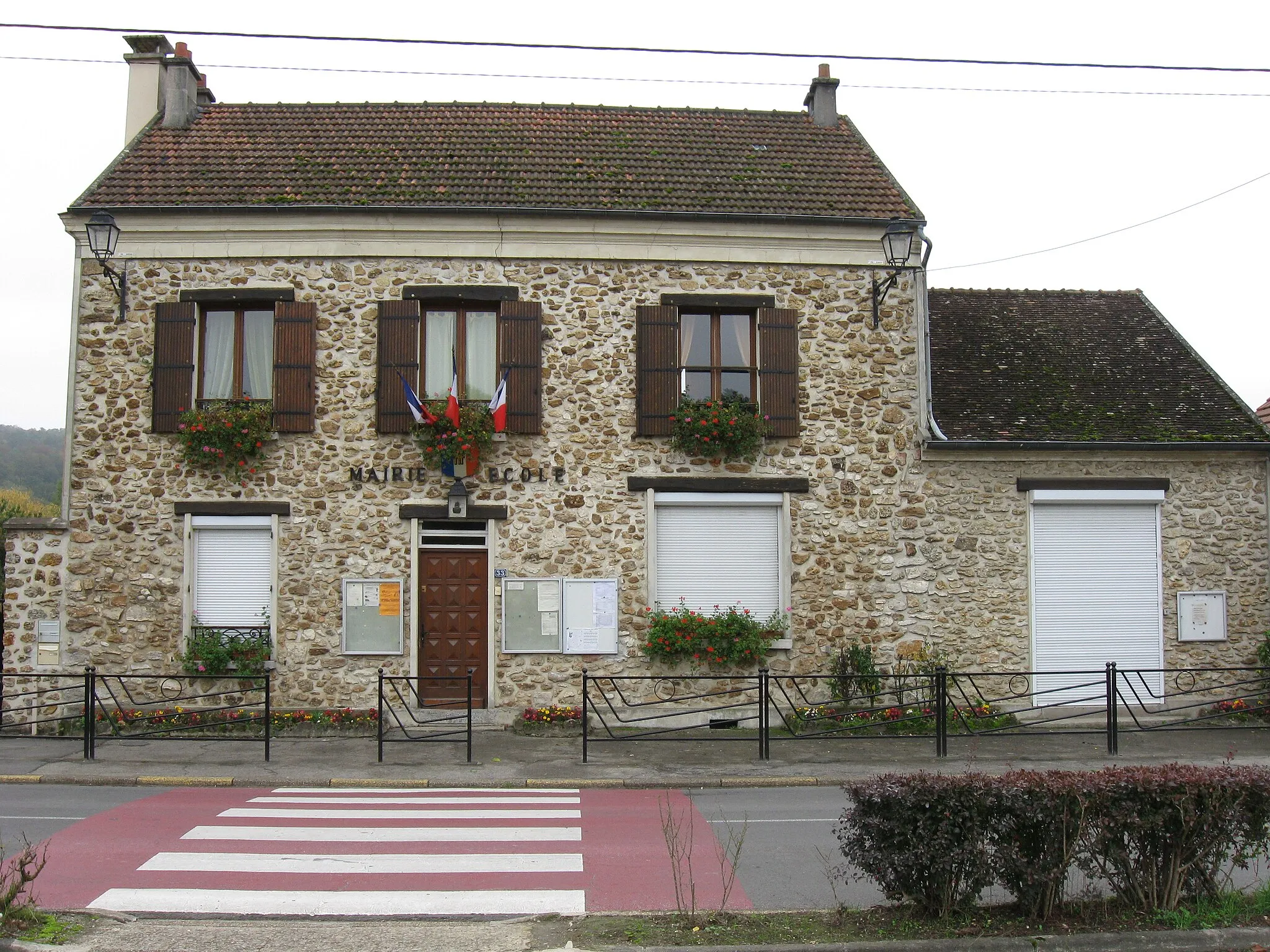 Photo showing: Mairie de Romeny-sur-Marne. (département de l'Aisne, région Picardie).