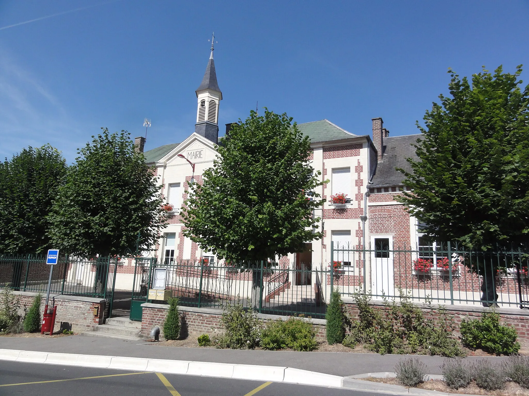 Photo showing: Thenelles (Aisne) mairie