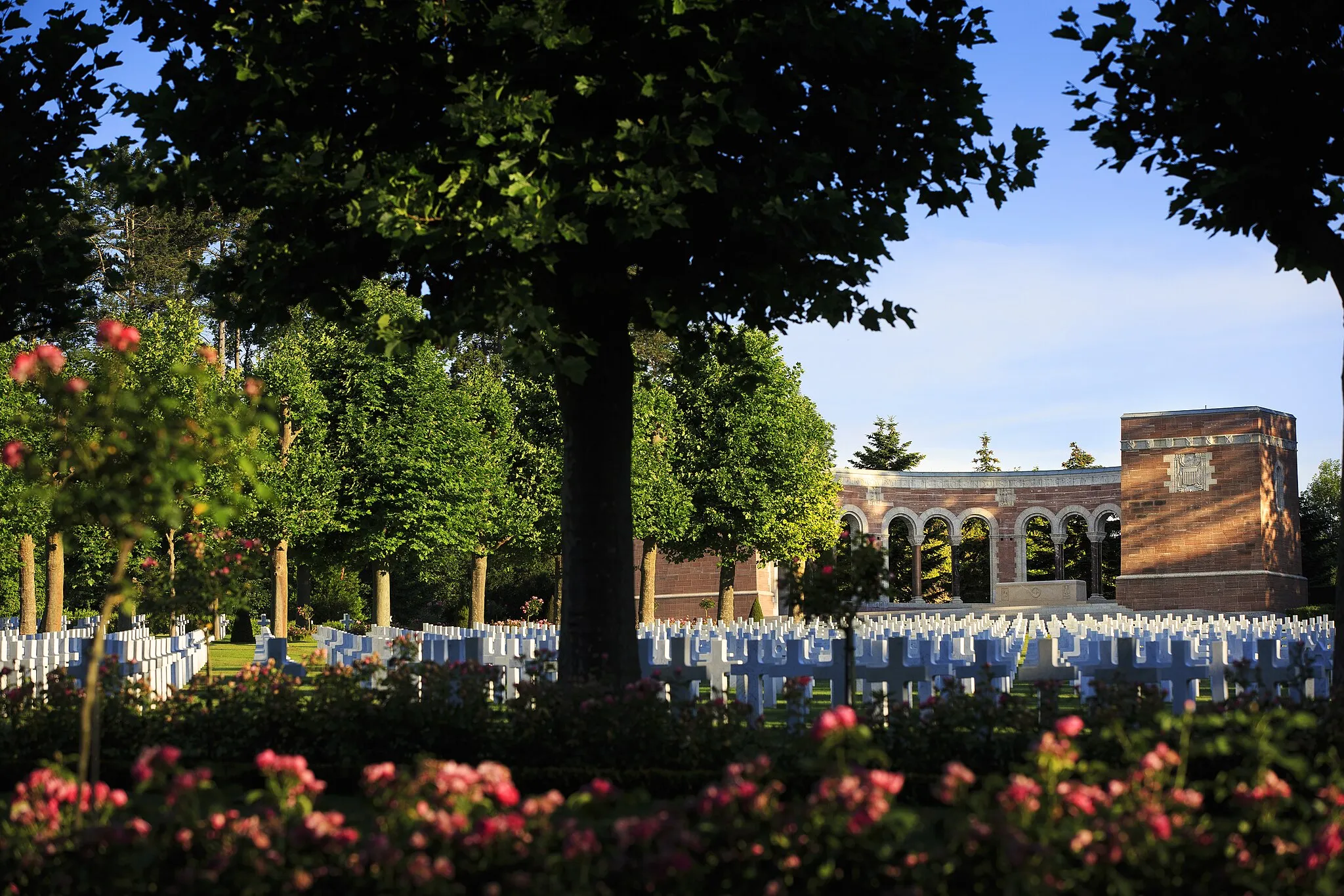 Photo showing: Overview of the Oise-Aisne American Cemetery, Seringes-et-Nesles, France. ABMC Photo: Warrick Page