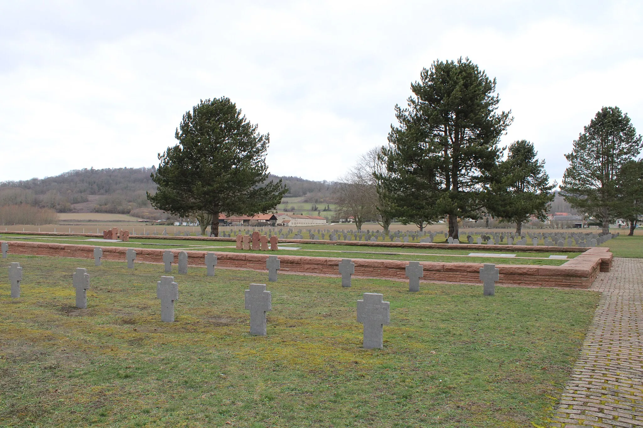 Photo showing: Le cimetière militaire allemand de Soupir