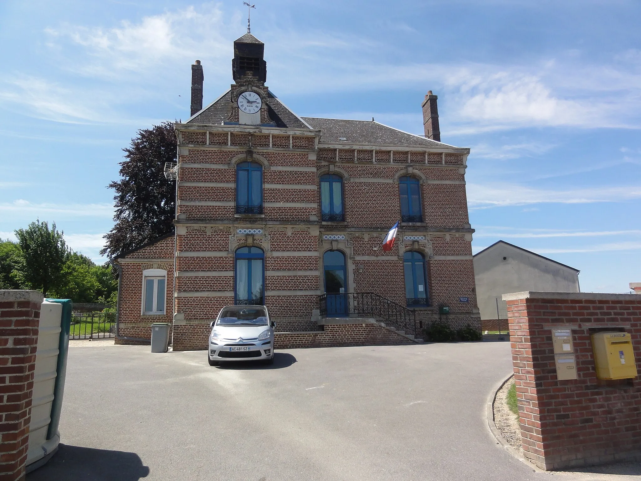 Photo showing: Sons-et-Ronchères (Aisne) mairie