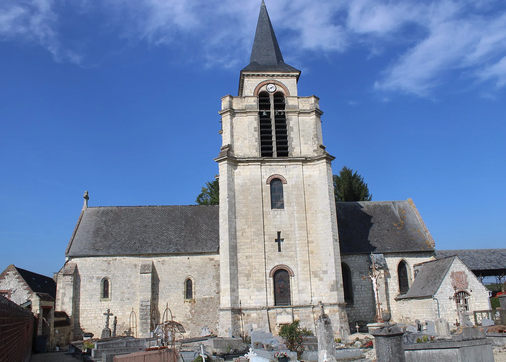 Photo showing: L'église Saint-Rémi