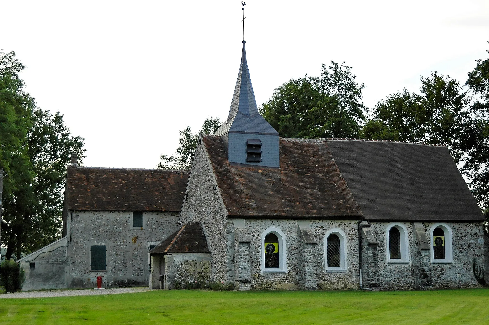 Photo showing: L'église de Rozoy-Bellevalle.