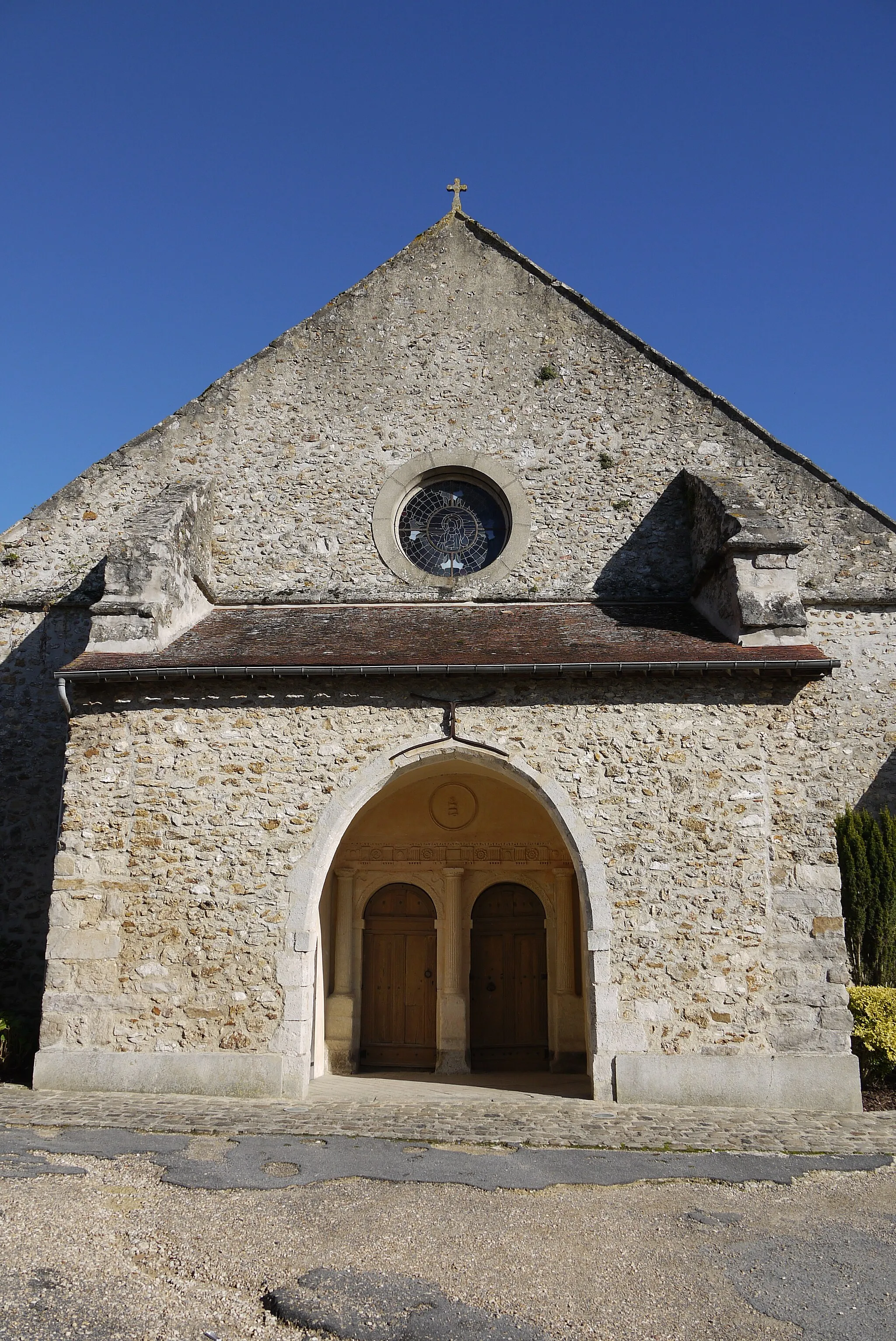 Photo showing: Église Sainte-Croix de Viels-Maisons