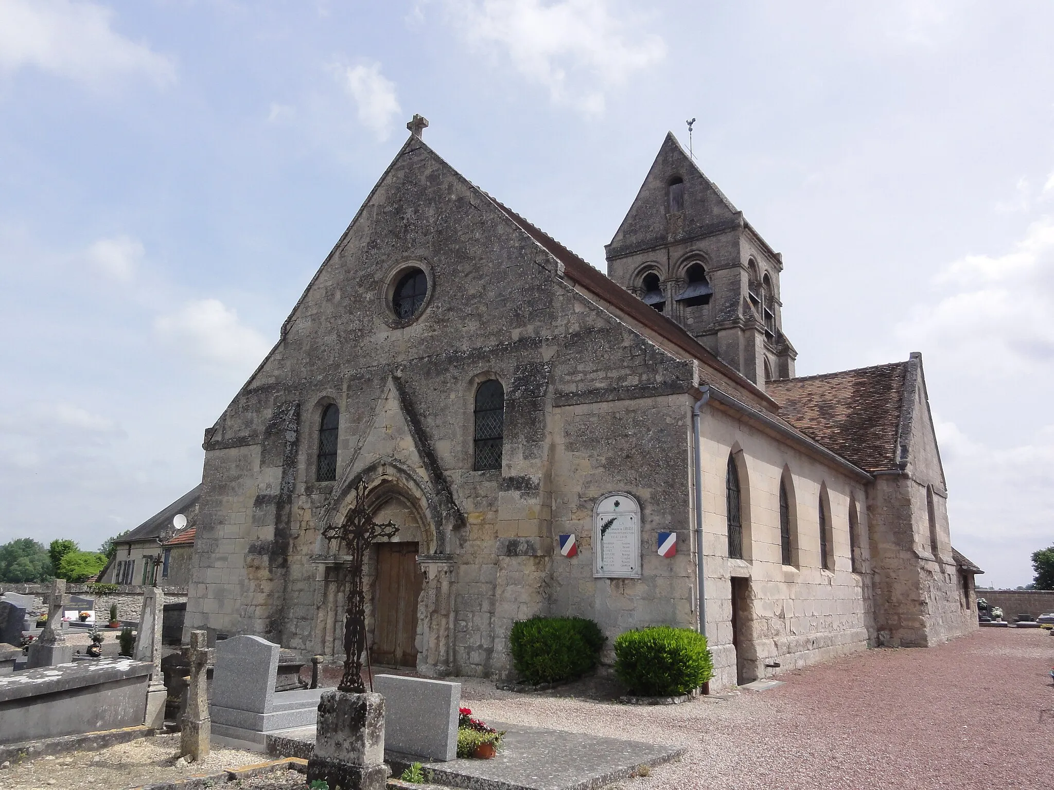 Photo showing: This building is indexed in the base Mérimée, a database of architectural heritage maintained by the French Ministry of Culture, under the reference PA00114645 .