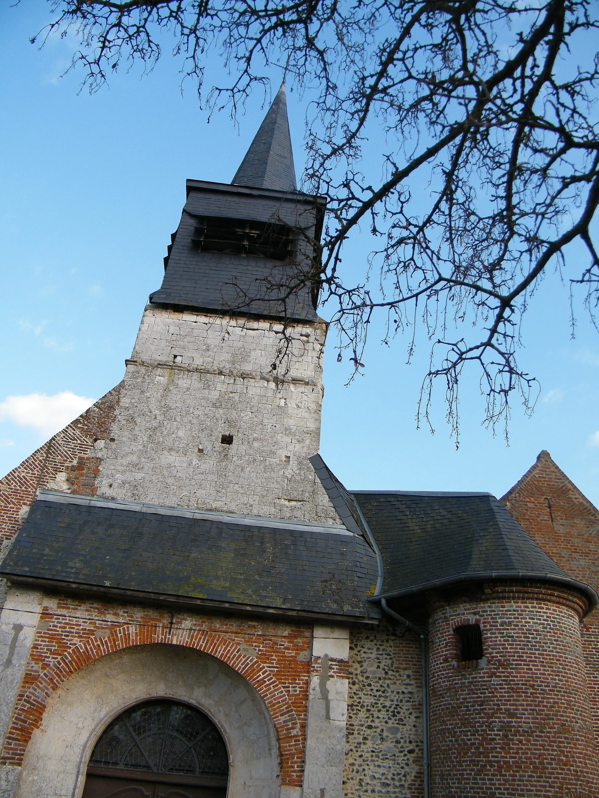 Photo showing: Mons-Boubert, Somme, Fr, église, une vue du clocher et de sa tourelle.