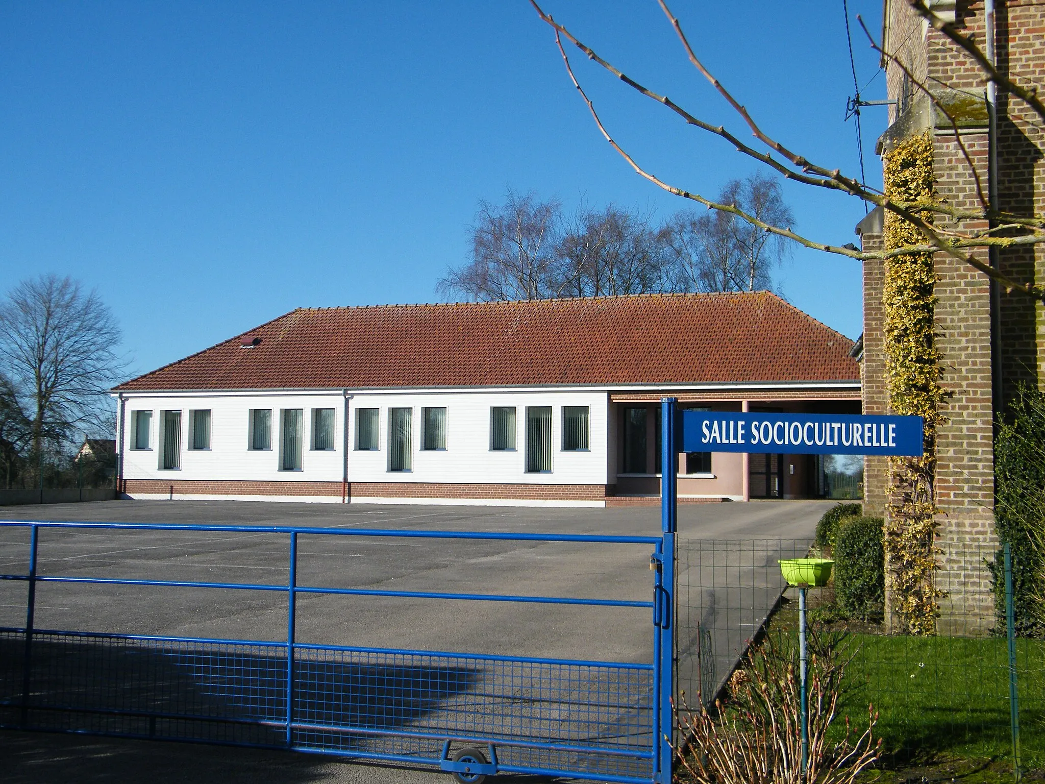 Photo showing: Buigny-lès-Gamaches, Somme, Fr, salle communale.