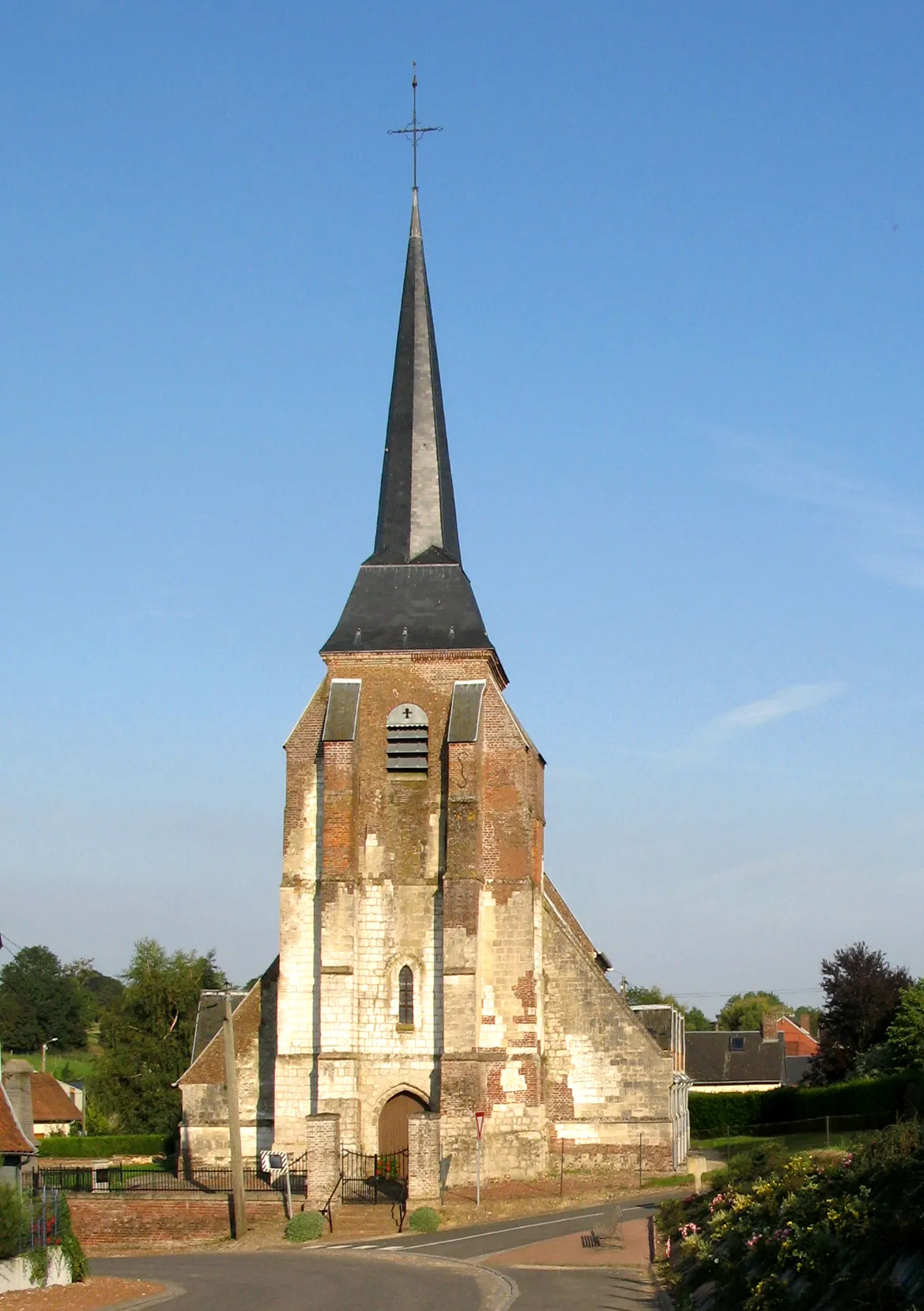 Photo showing: Vismes (Somme, France) -

L'église.