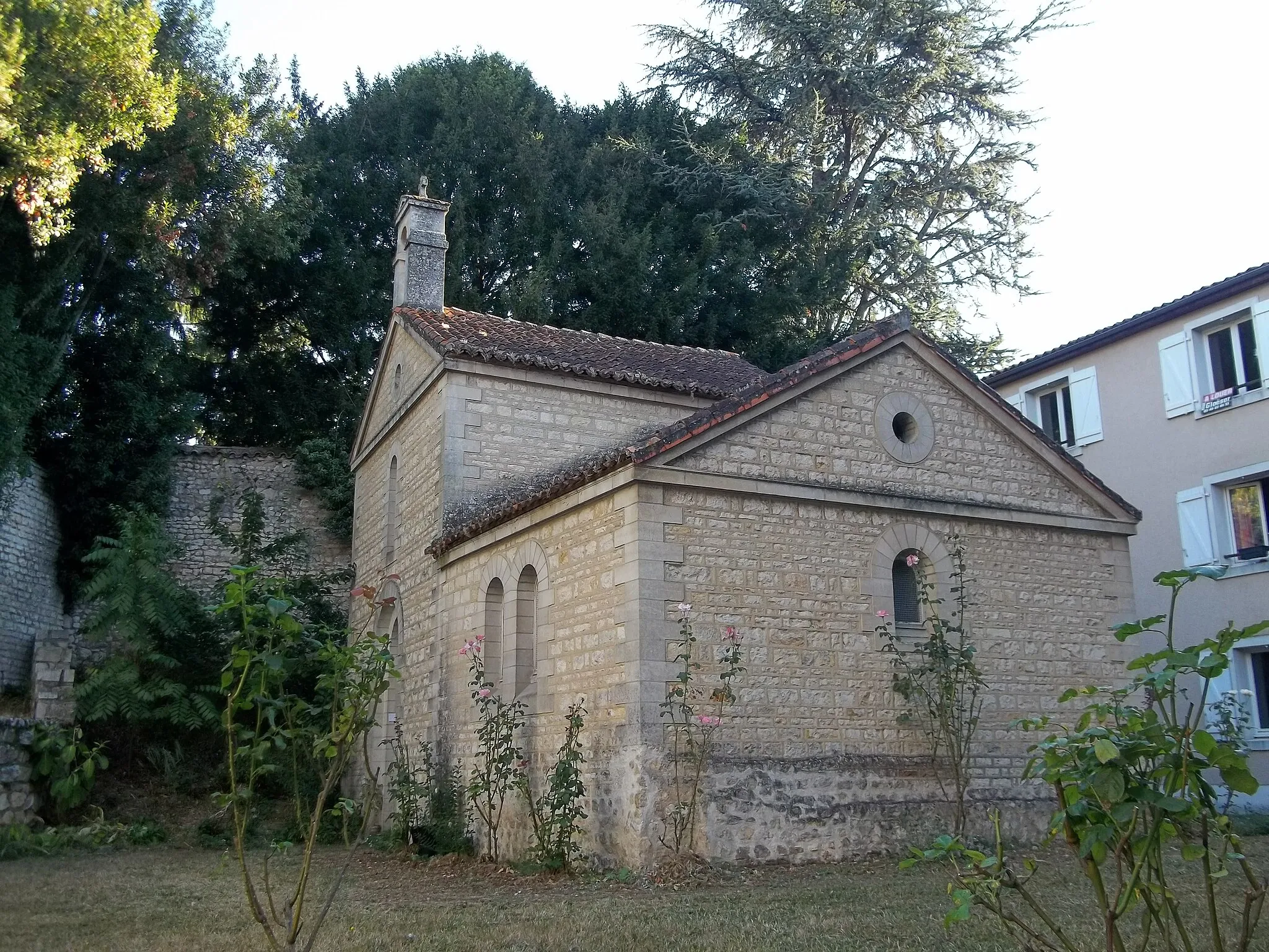 Photo showing: This building is indexed in the base Mérimée, a database of architectural heritage maintained by the French Ministry of Culture, under the reference PA00105588 .