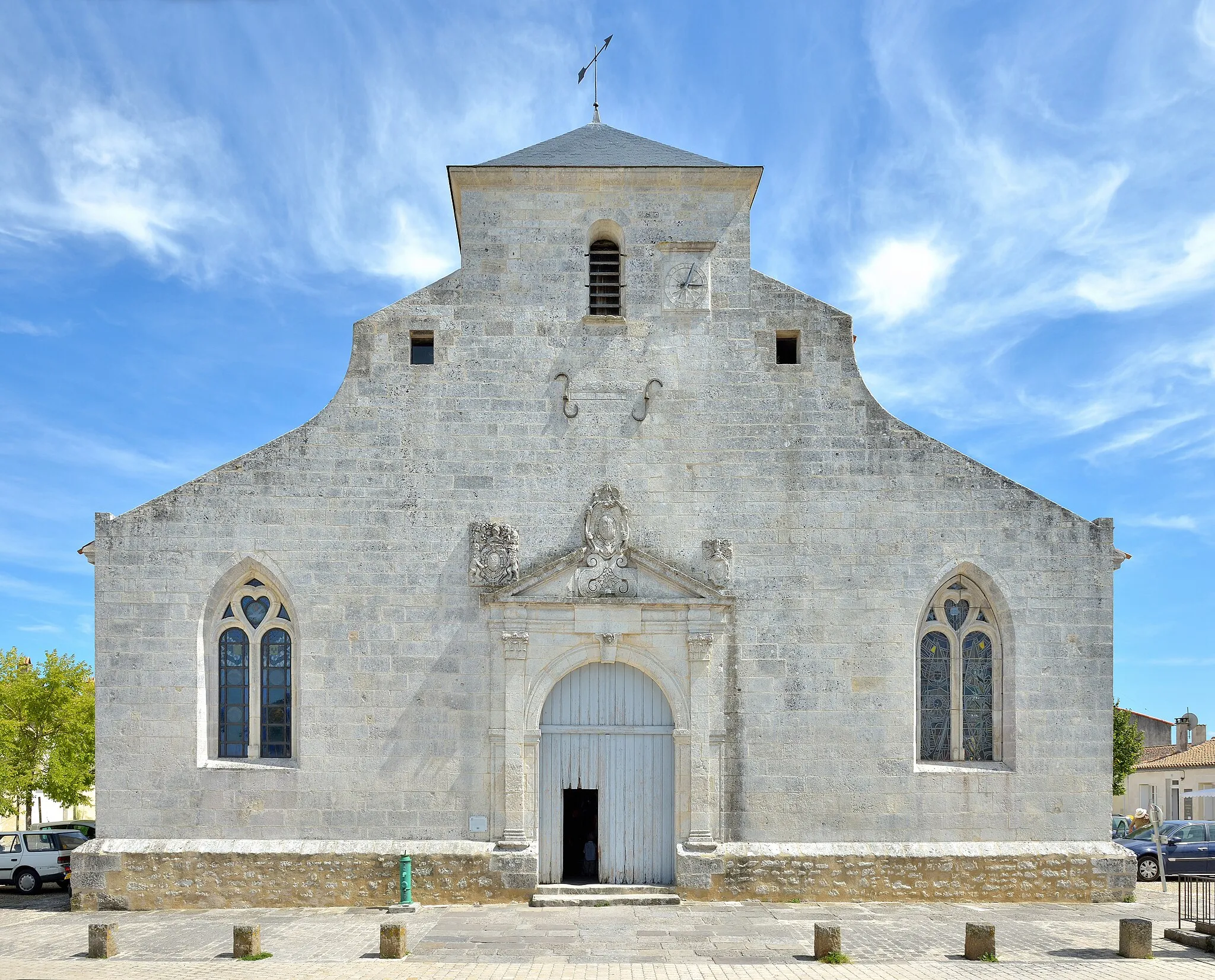 Photo showing: Facade of the Sain Peter and Paul church in Brouage in France