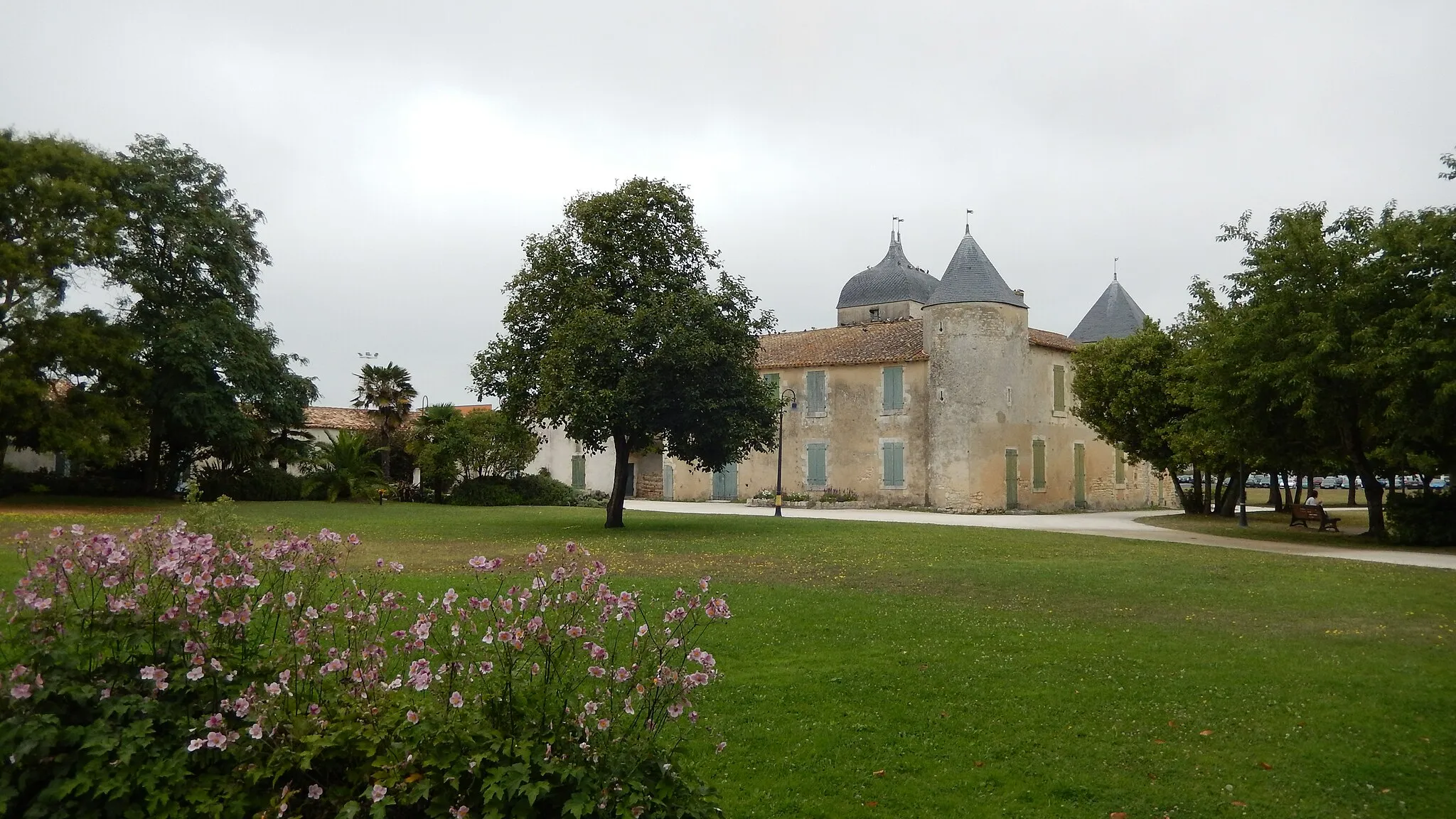 Photo showing: Le château de Bonnemie et son parc, à Saint-Pierre-d'Oléron.