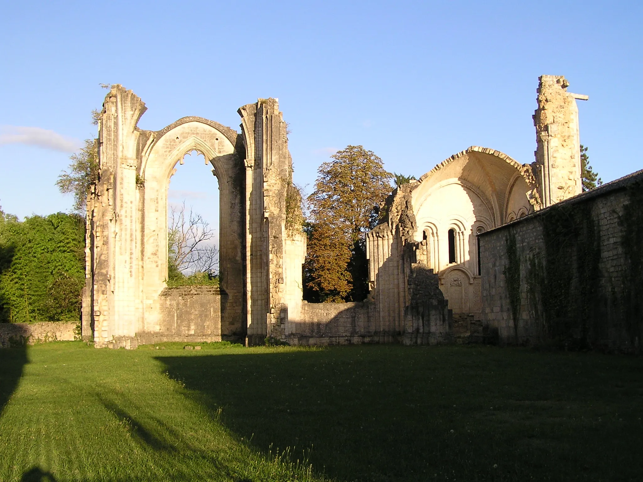 Photo showing: abbaye de La Couronne (Charente)