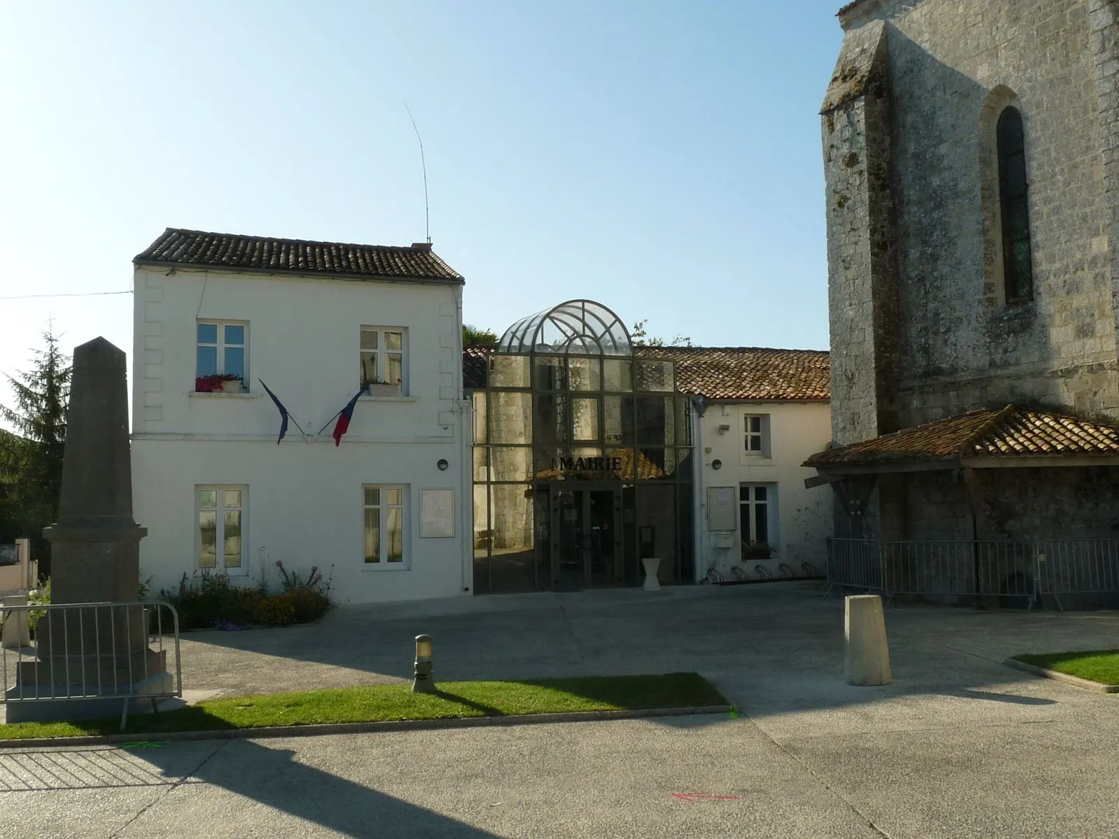 Photo showing: mairie de Médis (17), France.
