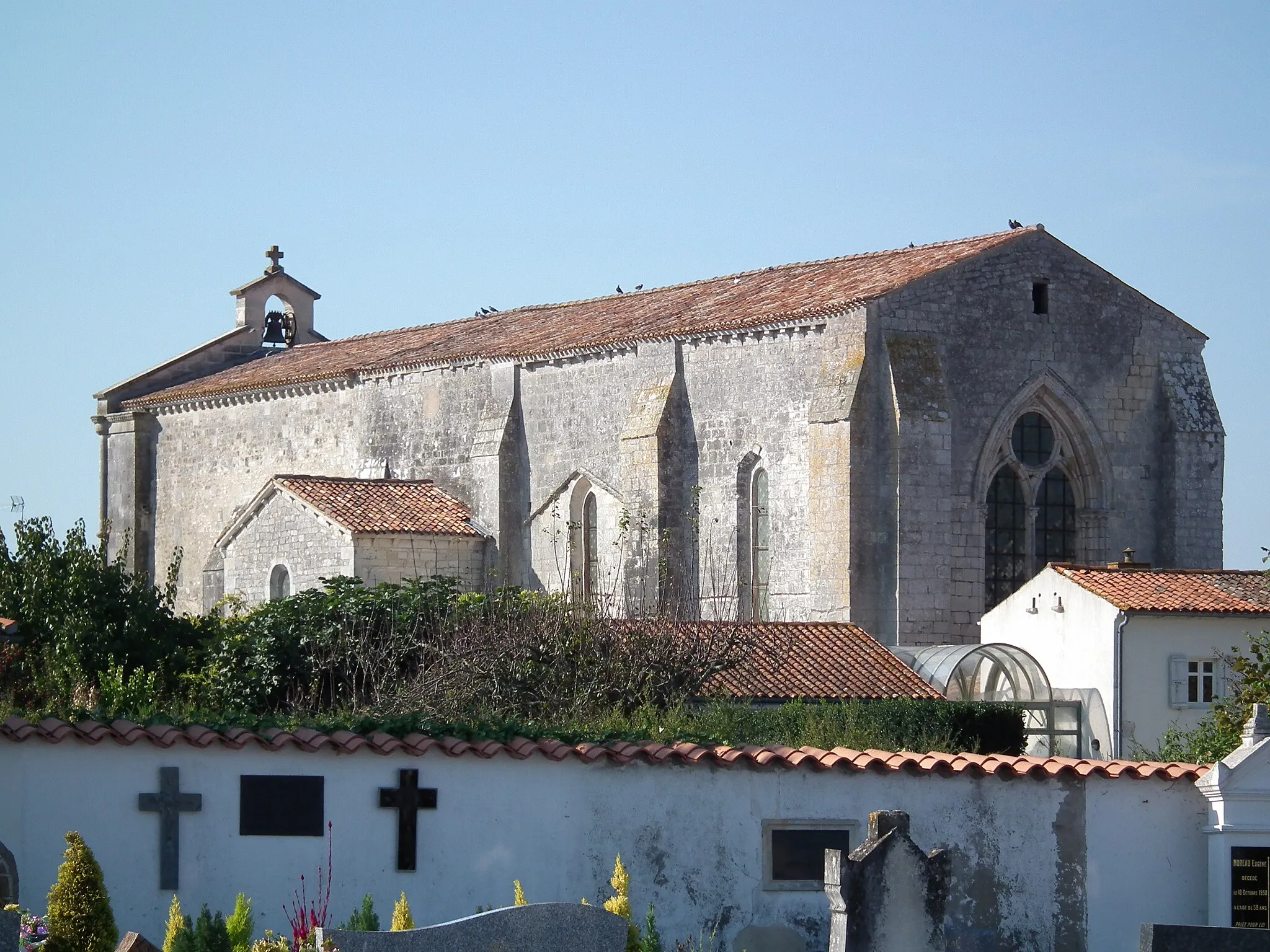 Photo showing: Chevet de l'église de Médis