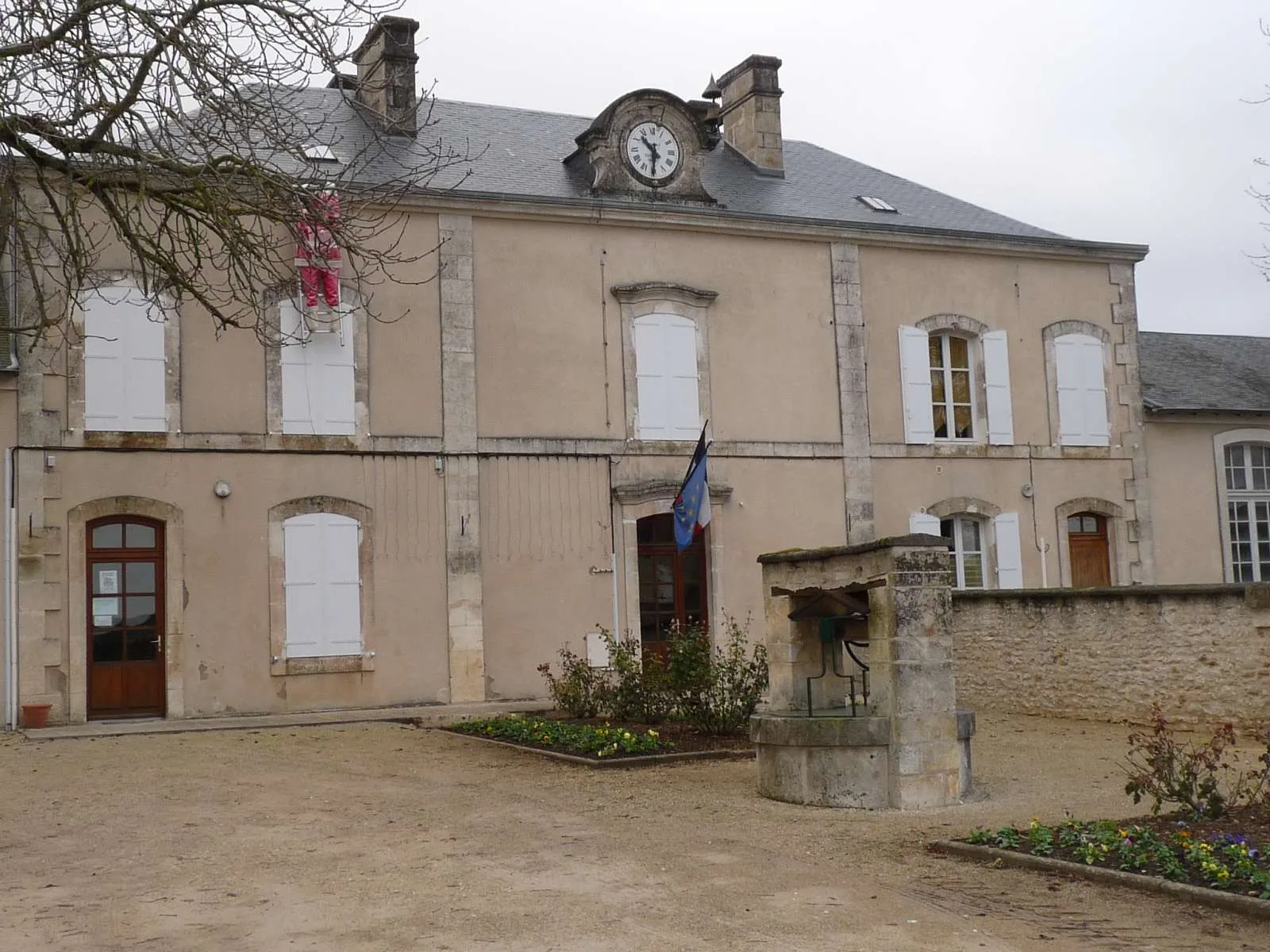 Photo showing: mairie de Salles-de-Villefagnan, Charente, France