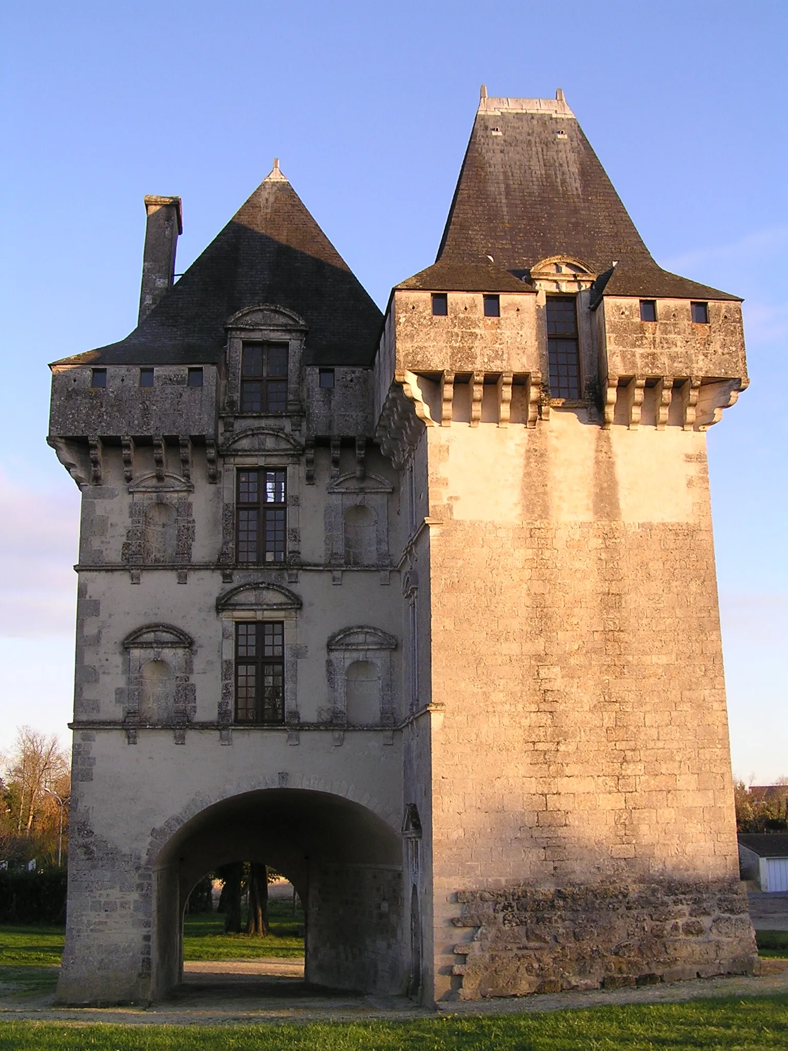Photo showing: château de Matha