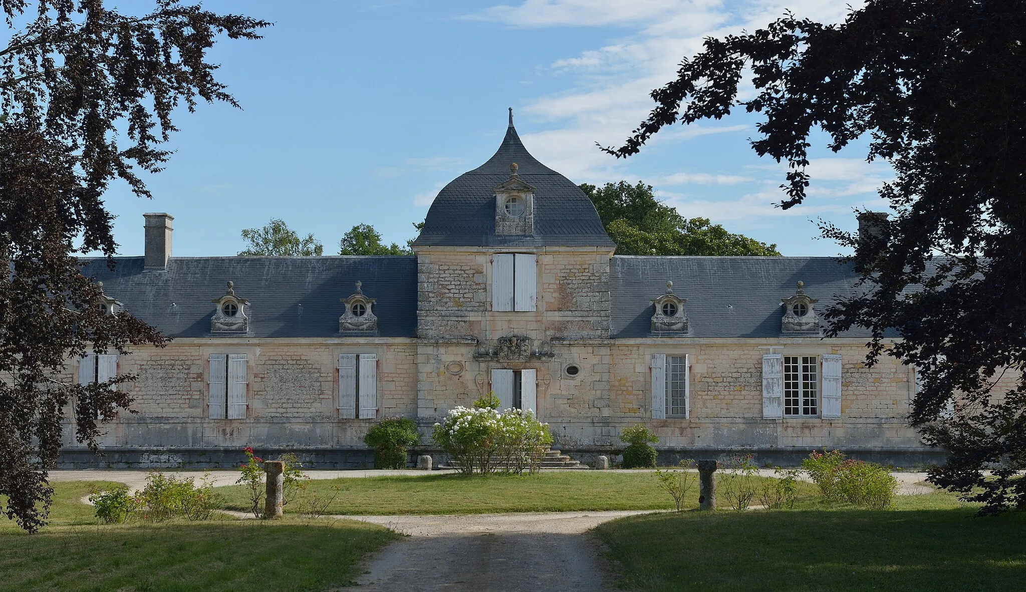 Photo showing: The Château de la Morinerie in Écurat in France