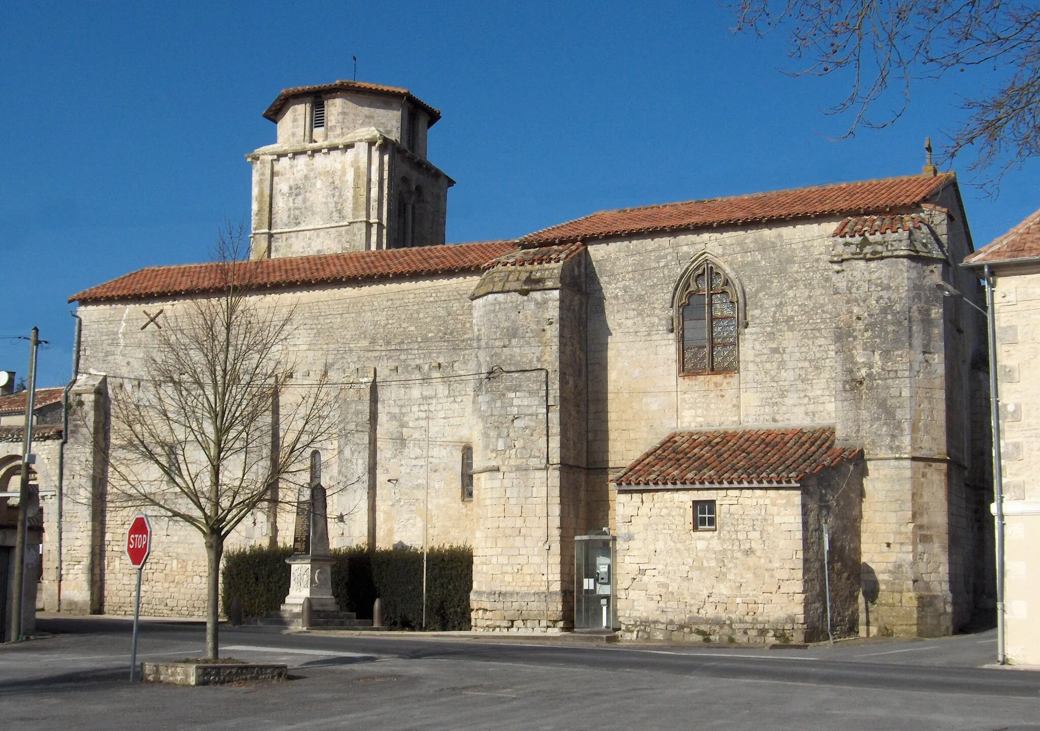 Photo showing: Church of Vouharte, viewed from South - Charente - France - Europa