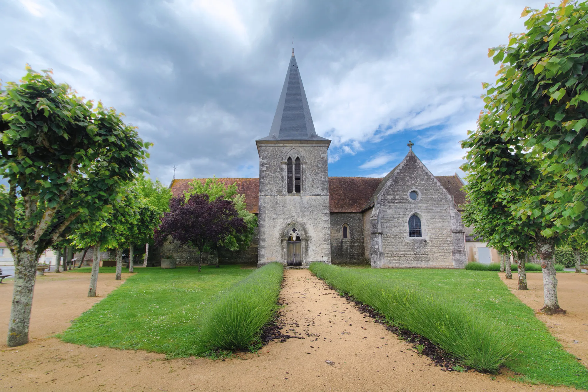 Photo showing: This building is classé au titre des monuments historiques de la France. It is indexed in the base Mérimée, a database of architectural heritage maintained by the French Ministry of Culture, under the reference PA00105449 .