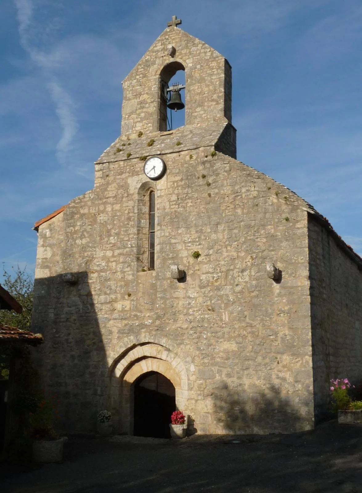 Photo showing: église de St-Sulpice-de-Ruffec, Charente, France