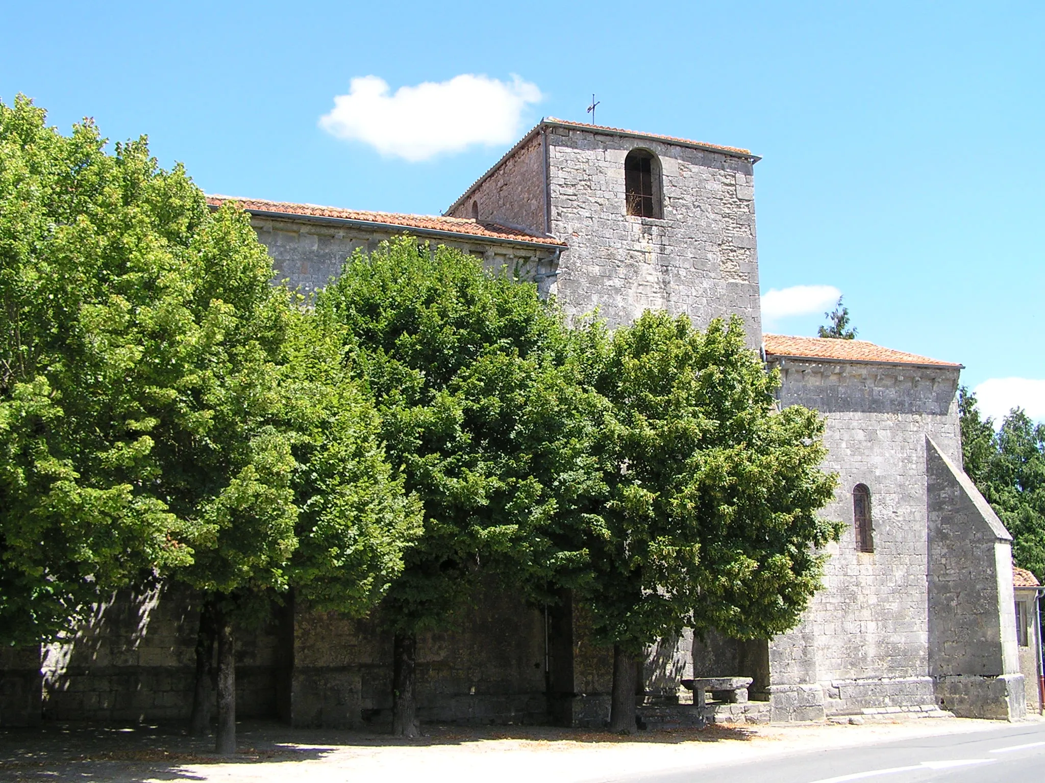 Photo showing: église de Verdille (prieuré St-Cybard), Charente, France