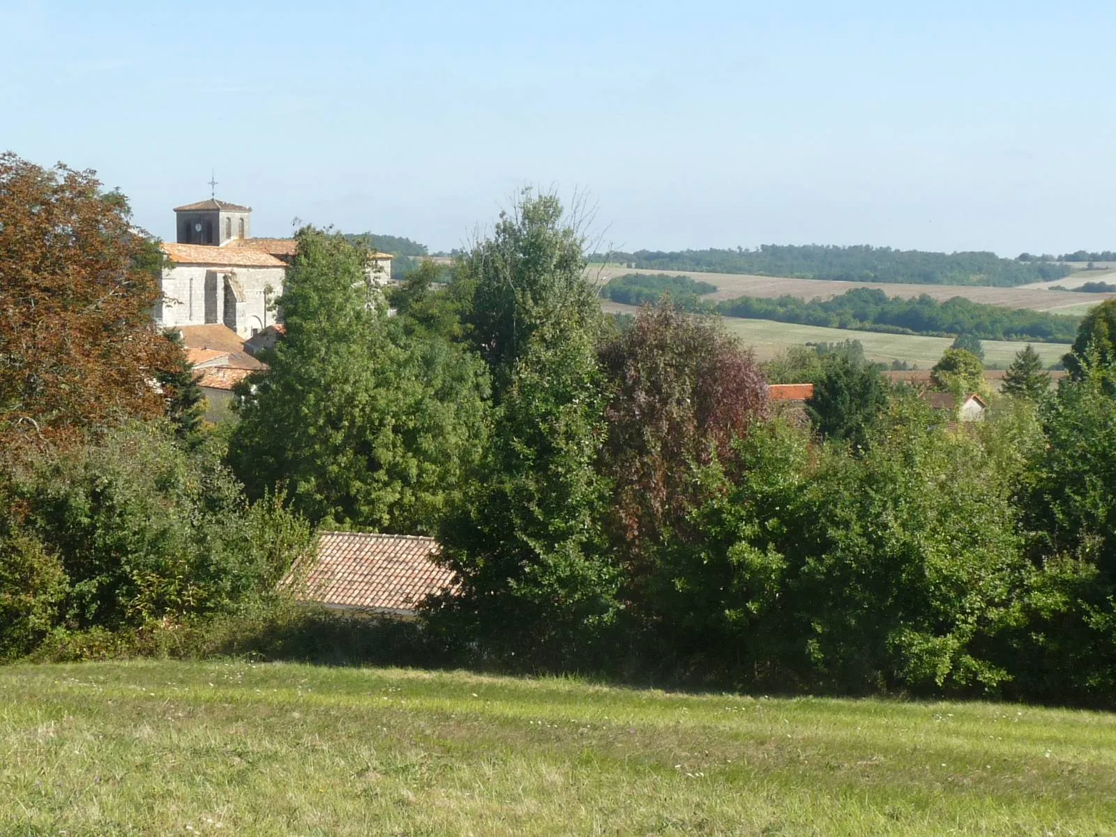 Photo showing: country view from Brossac, Charente, SW France