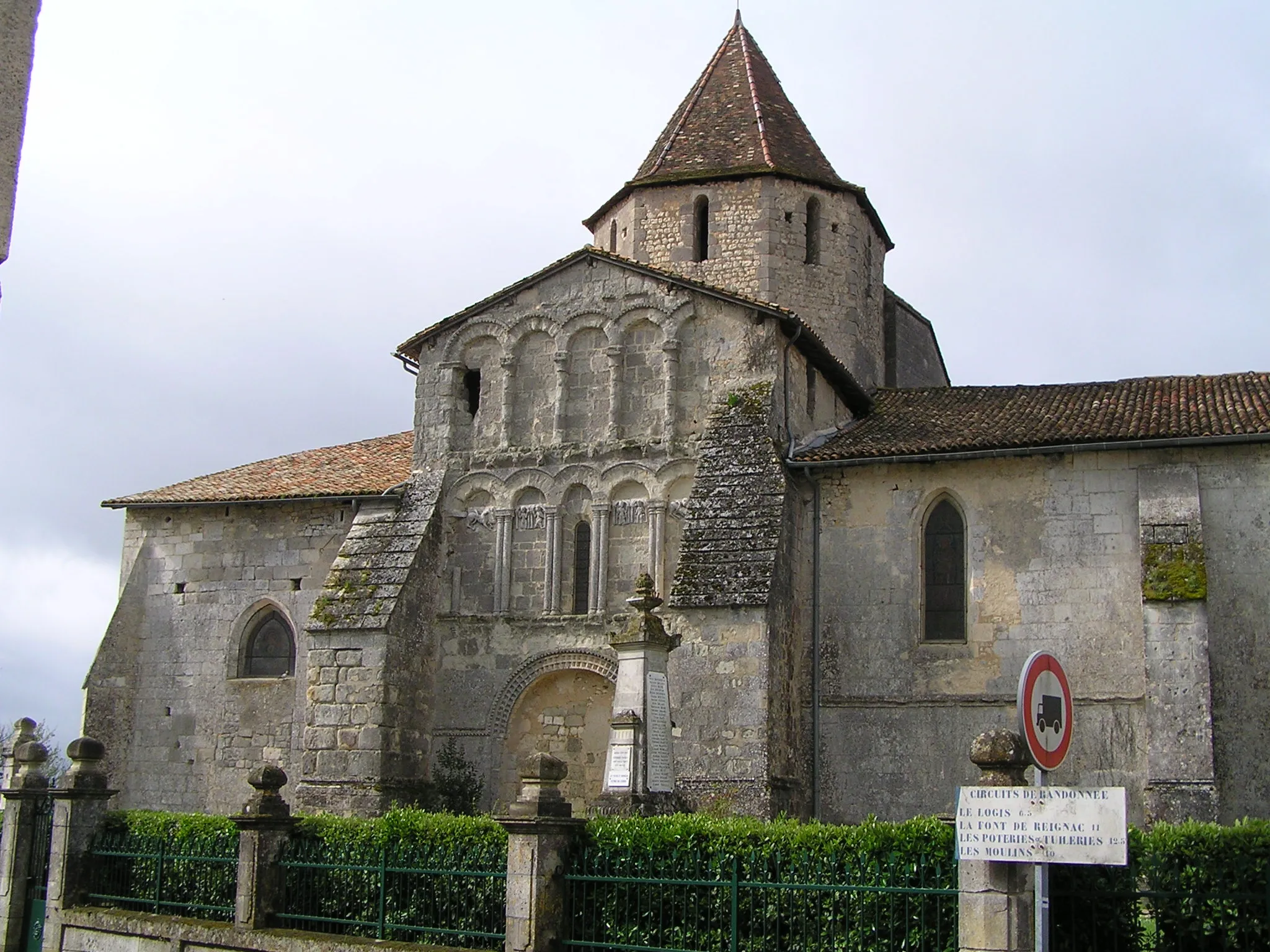 Photo showing: église de Reignac, Charente, France