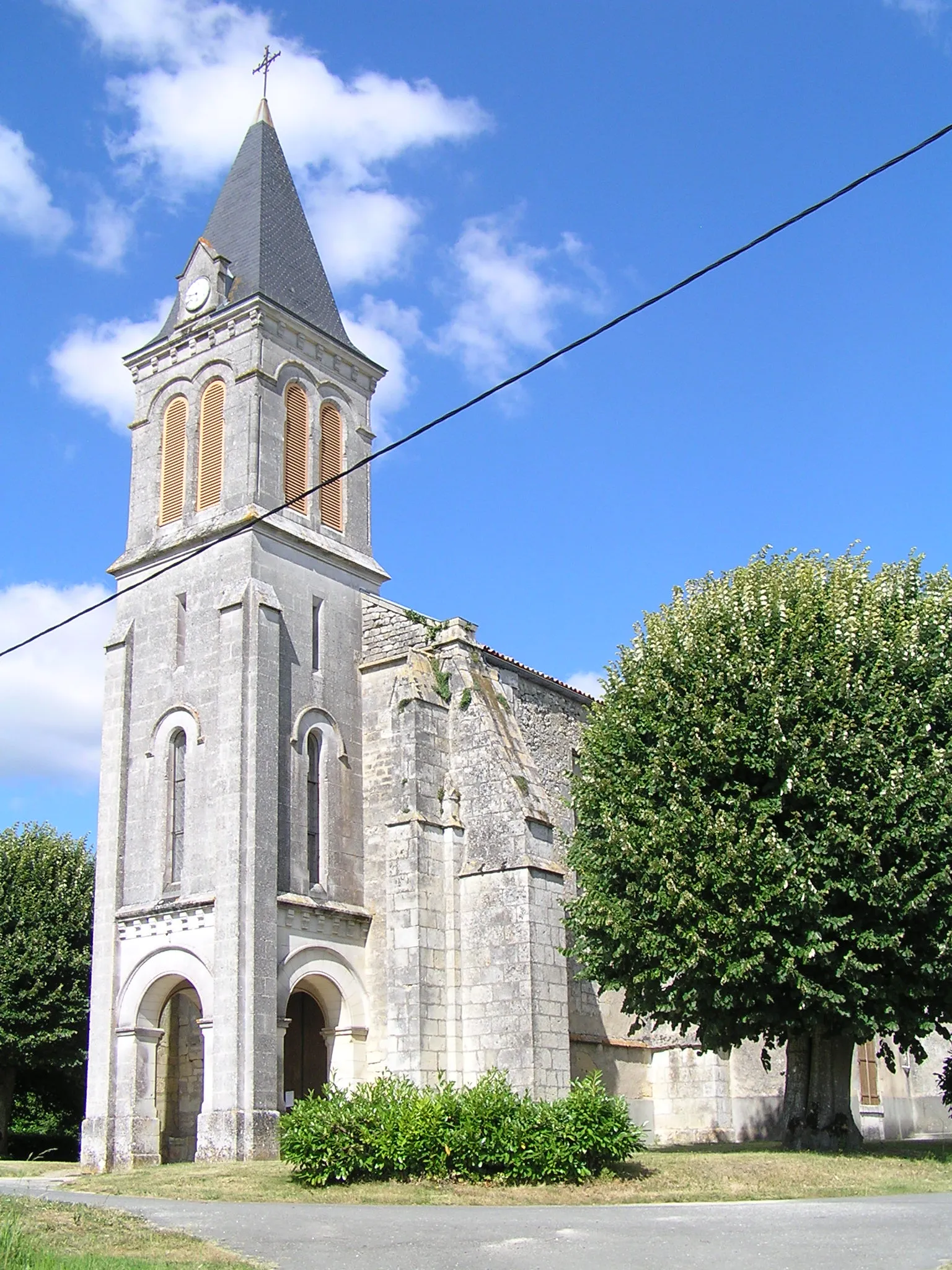 Photo showing: église de Sainte-Radegonde