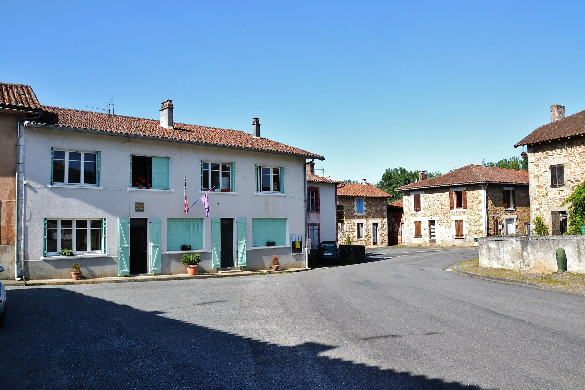 Photo showing: Le centre-bourg de Videix (Haute-Vienne, Charente)