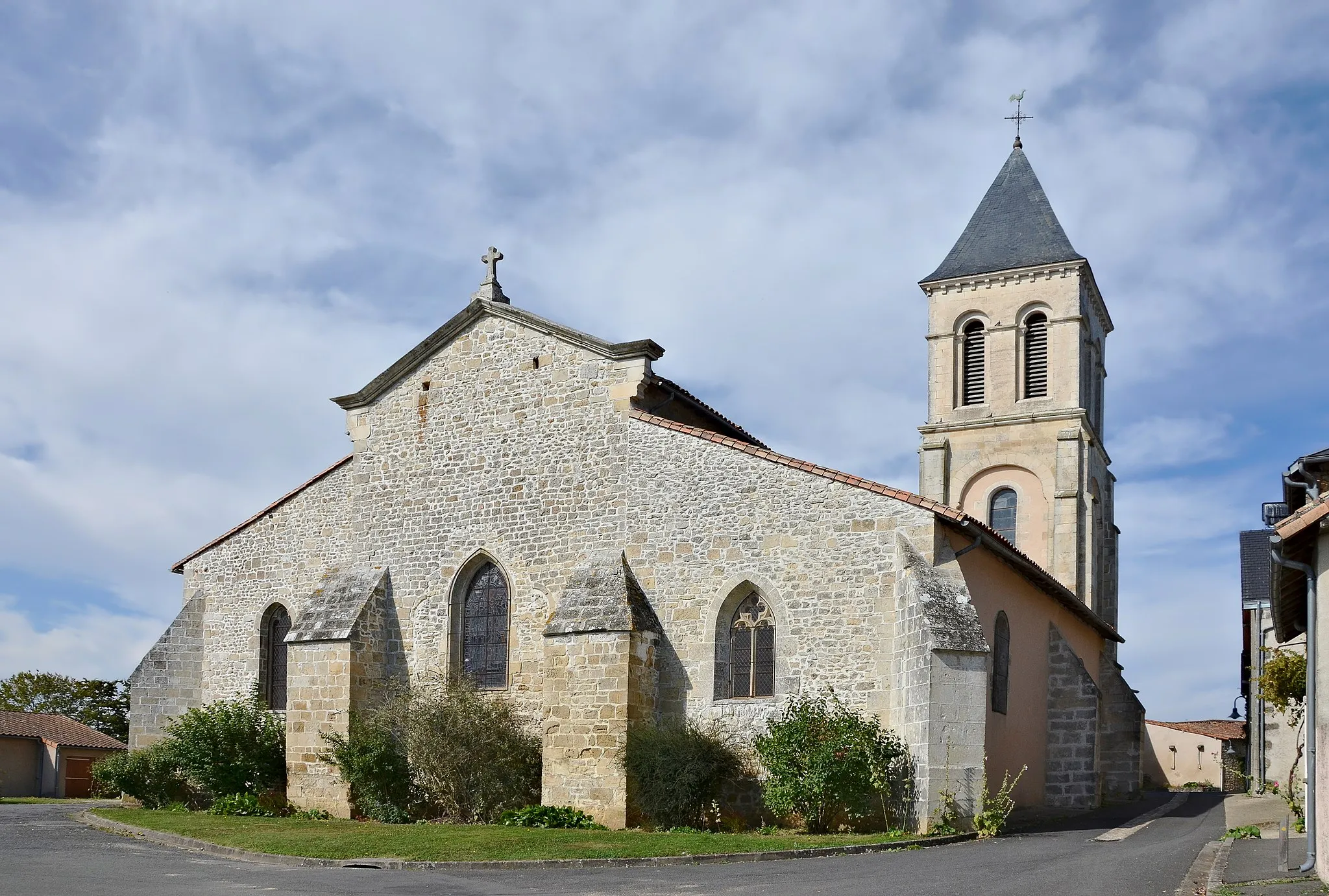 Photo showing: This building is indexed in the base Mérimée, a database of architectural heritage maintained by the French Ministry of Culture, under the reference PA00105378 .