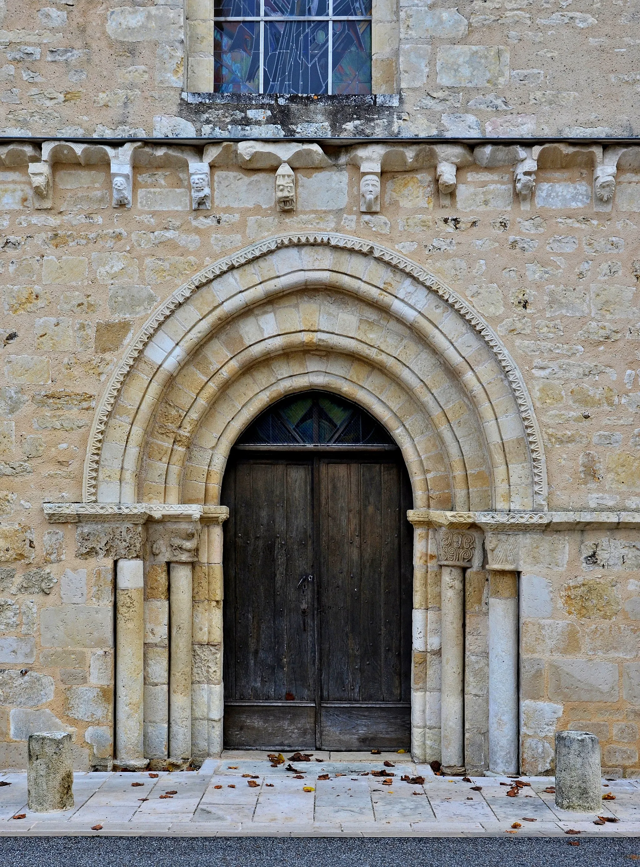 Photo showing: This building is inscrit au titre des monuments historiques de la France. It is indexed in the base Mérimée, a database of architectural heritage maintained by the French Ministry of Culture, under the reference PA00105734 .