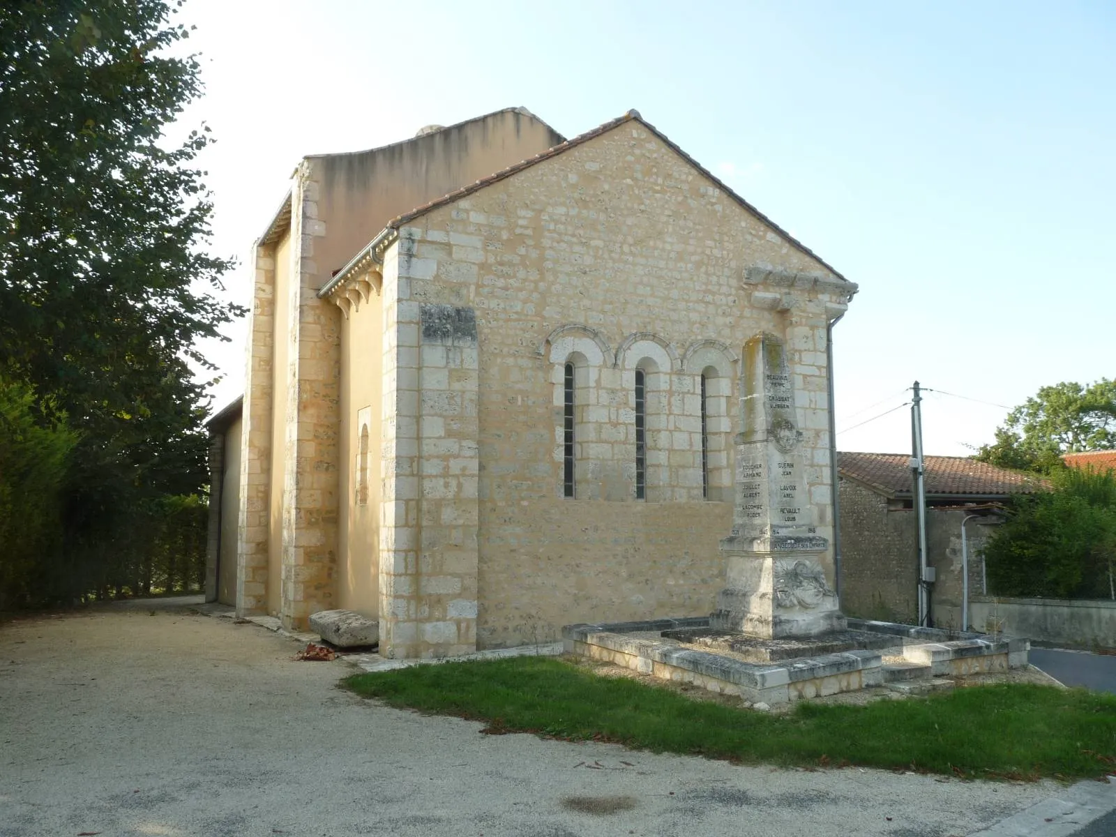 Photo showing: church of Angeduc, Charente, SW France