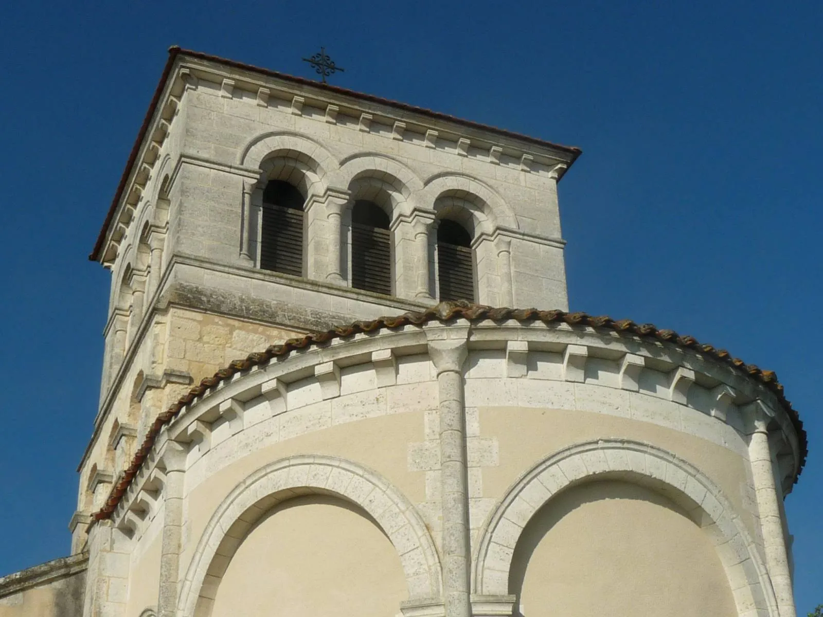 Photo showing: église de Bazac (16), France