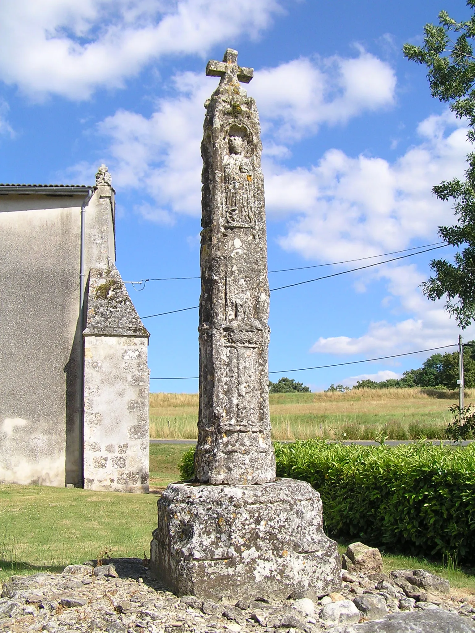Photo showing: croix monumentale