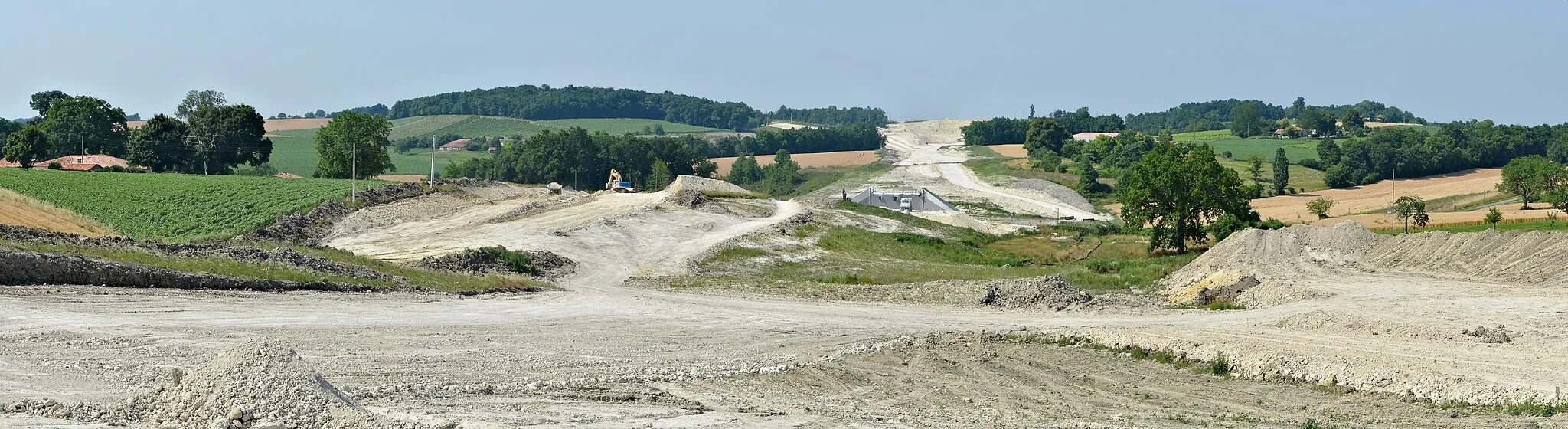 Photo showing: A site of LGV Sud Europe Atlantique construction, near road D 7, Châtignac, Charente, France.