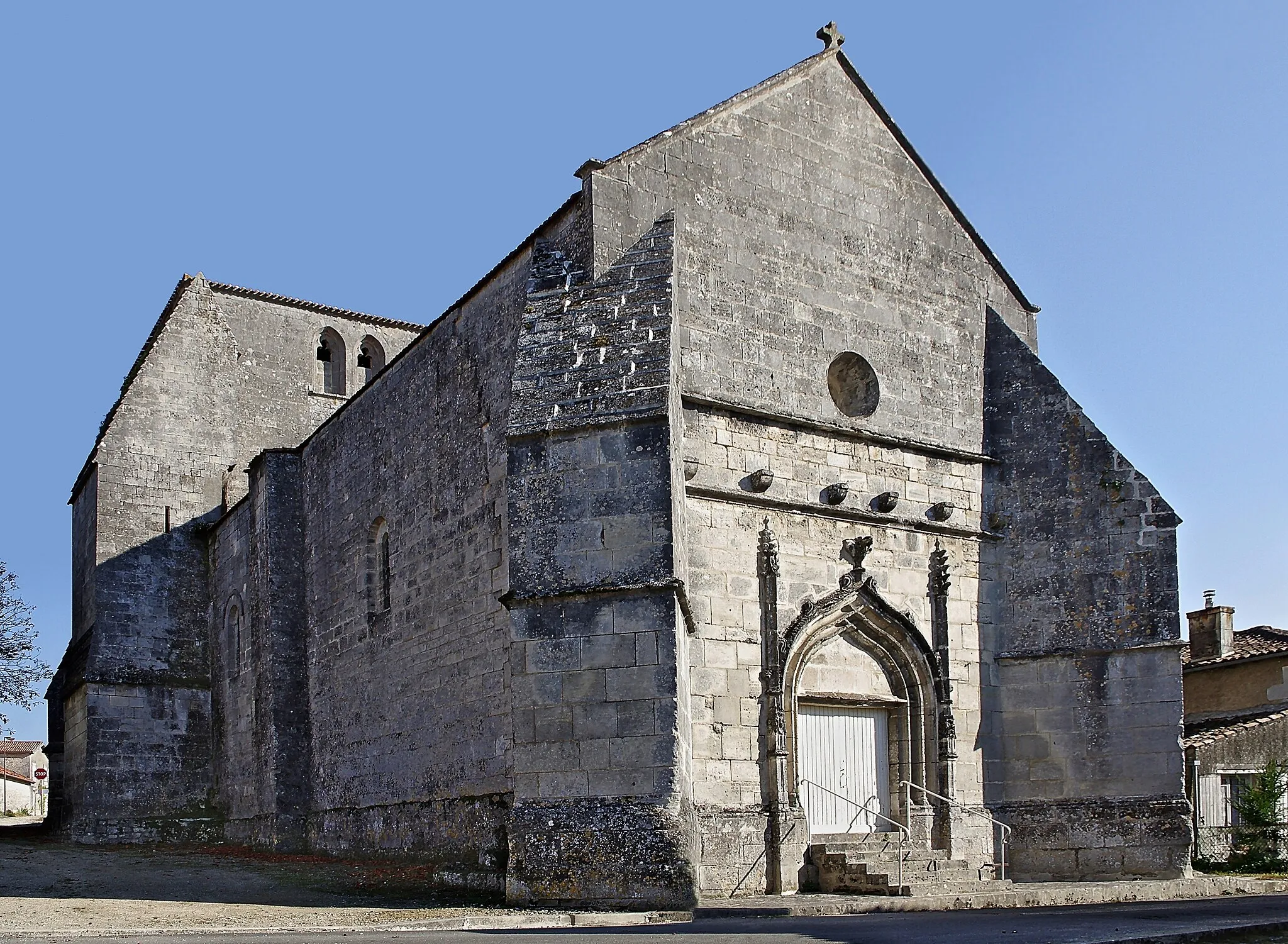 Photo showing: This building is inscrit au titre des monuments historiques de la France. It is indexed in the base Mérimée, a database of architectural heritage maintained by the French Ministry of Culture, under the reference PA00104409 .