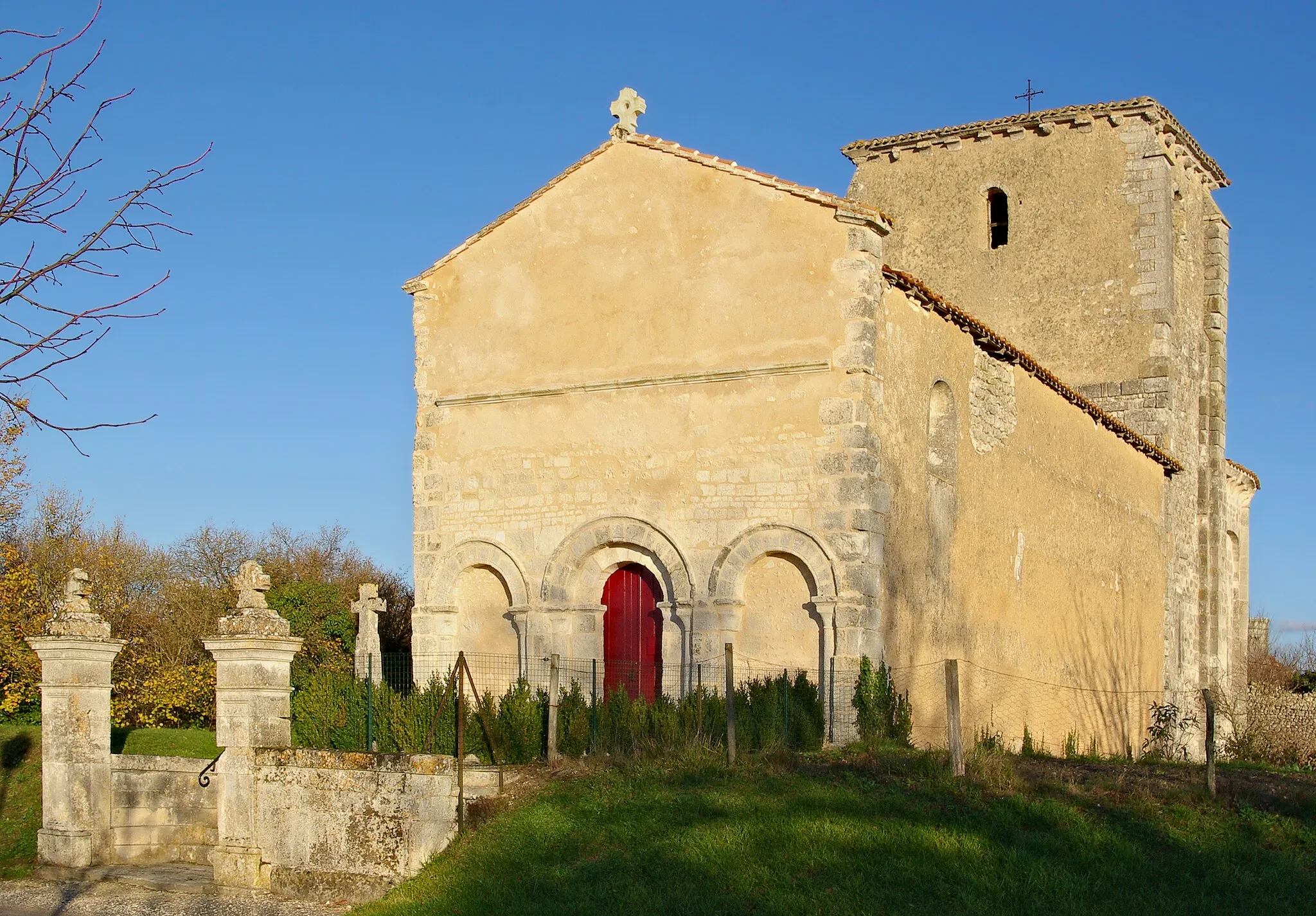 Photo showing: This building is indexed in the base Mérimée, a database of architectural heritage maintained by the French Ministry of Culture, under the reference IA00041479 .