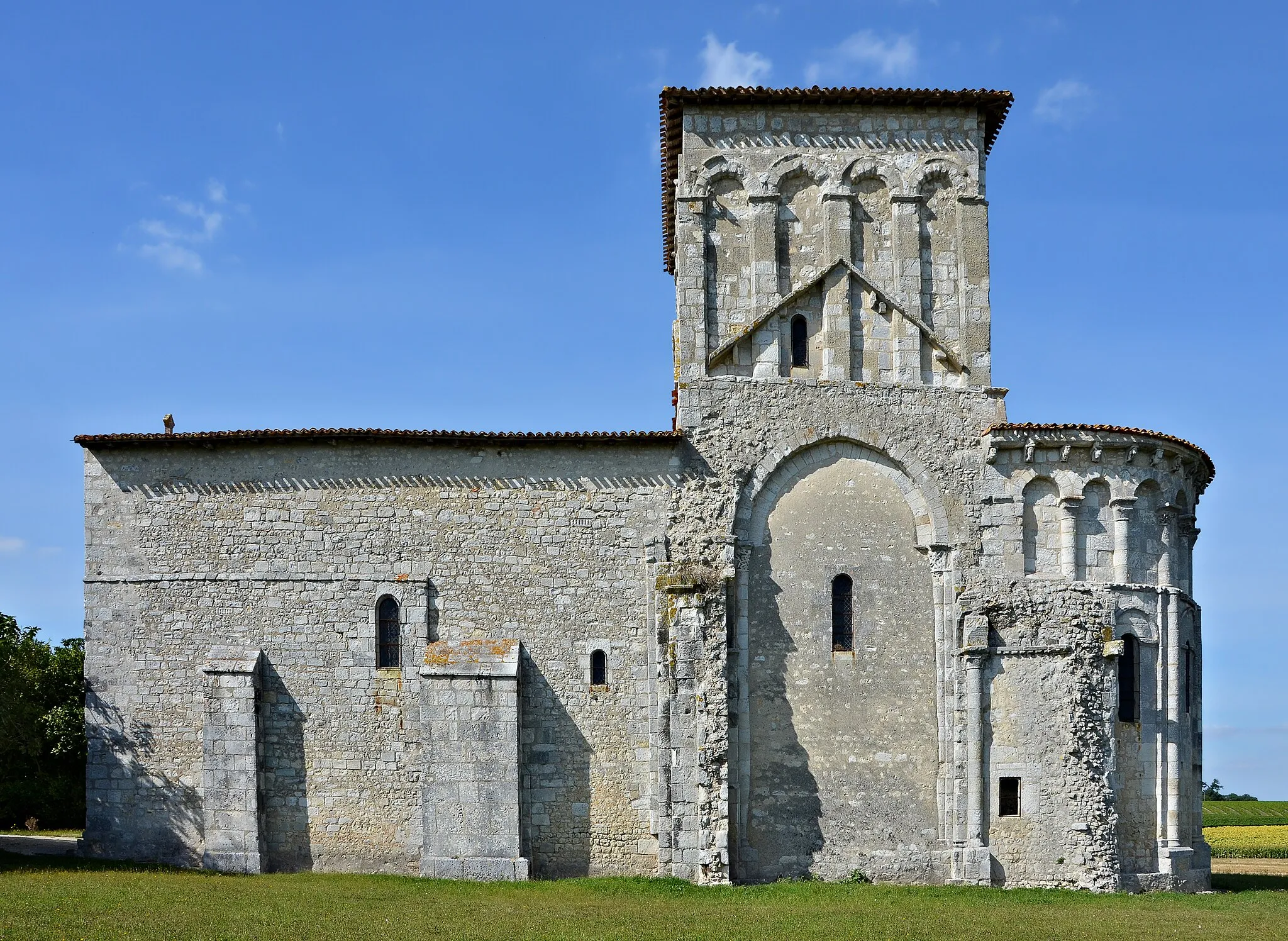 Photo showing: This building is classé au titre des monuments historiques de la France. It is indexed in the base Mérimée, a database of architectural heritage maintained by the French Ministry of Culture, under the references PA00104488 and IA00041484 .