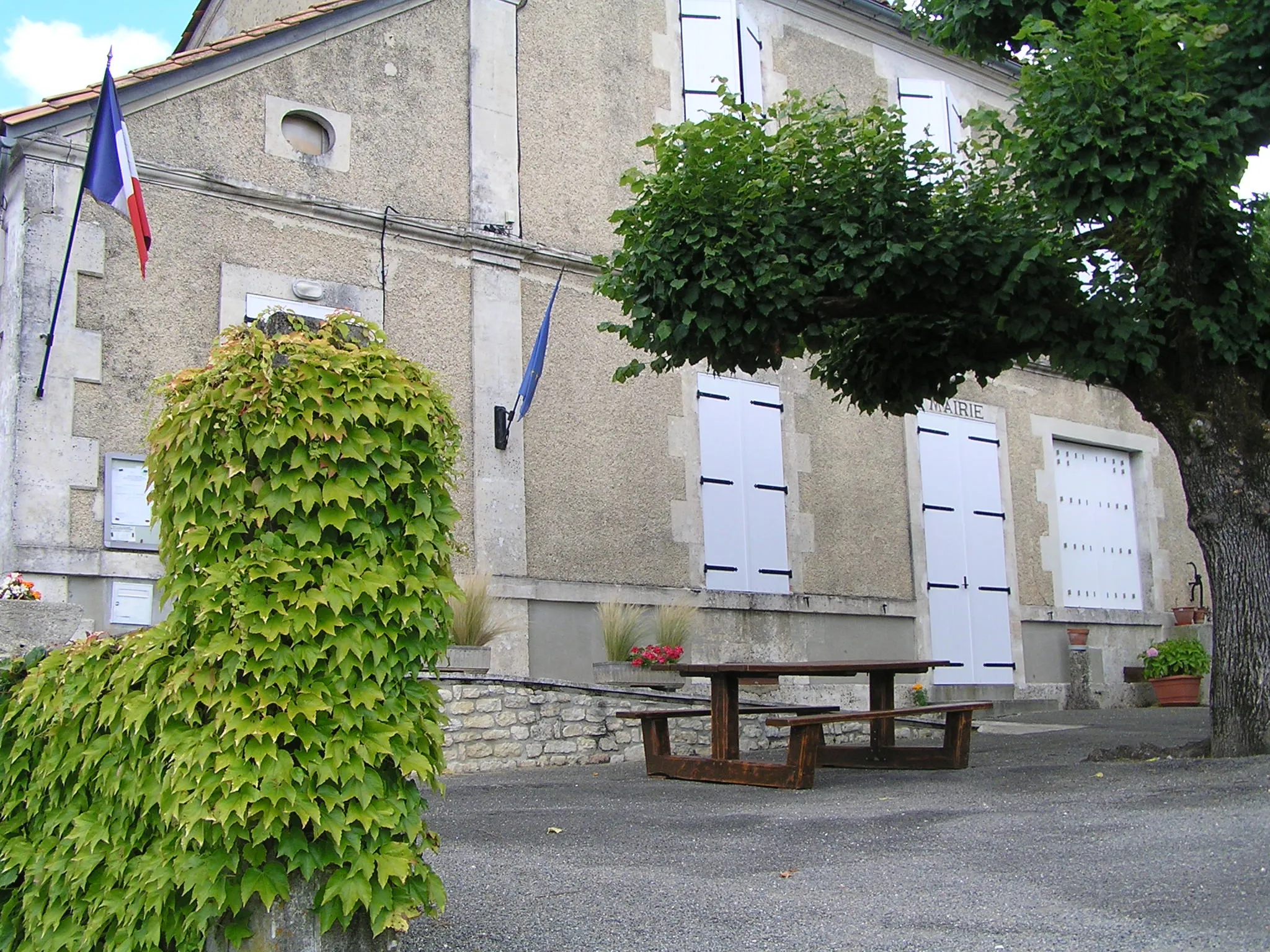 Photo showing: mairie de Sonneville