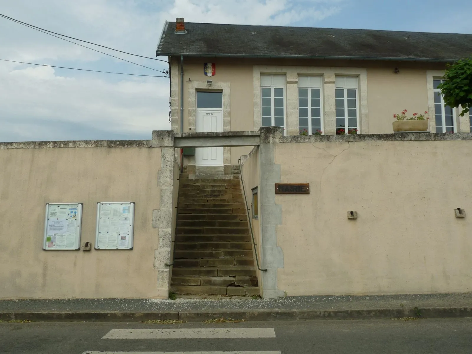 Photo showing: town hall  of Ambernac, Charente, SW France